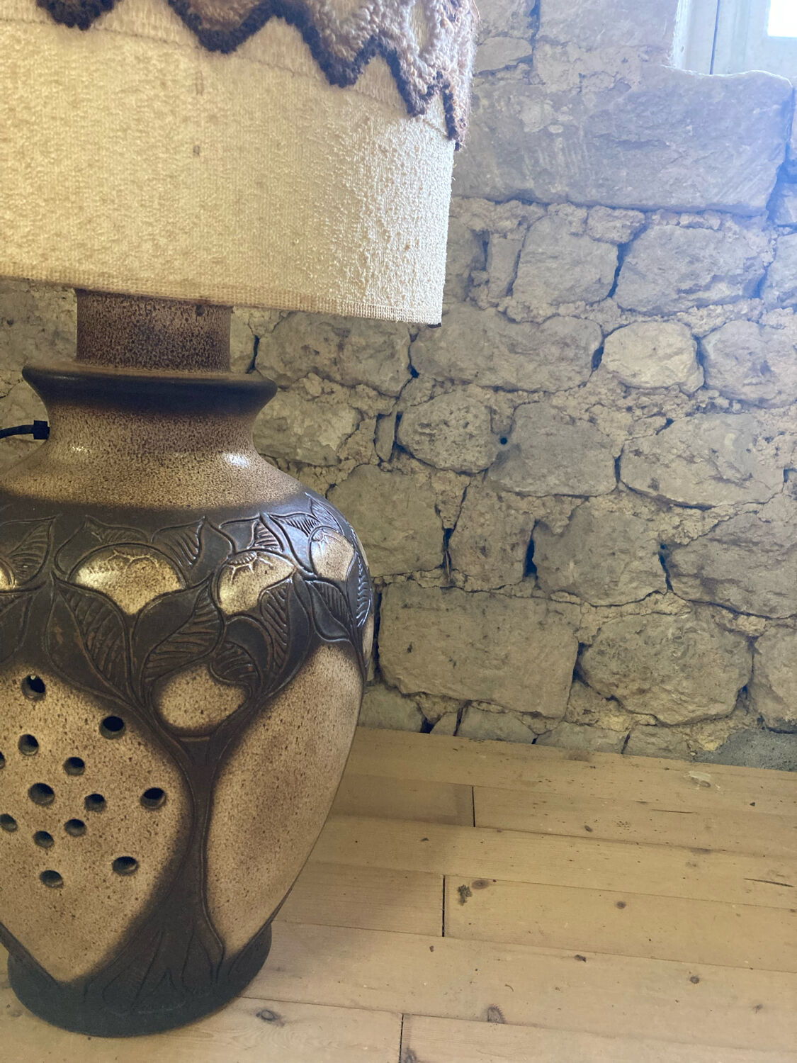 Table lamp