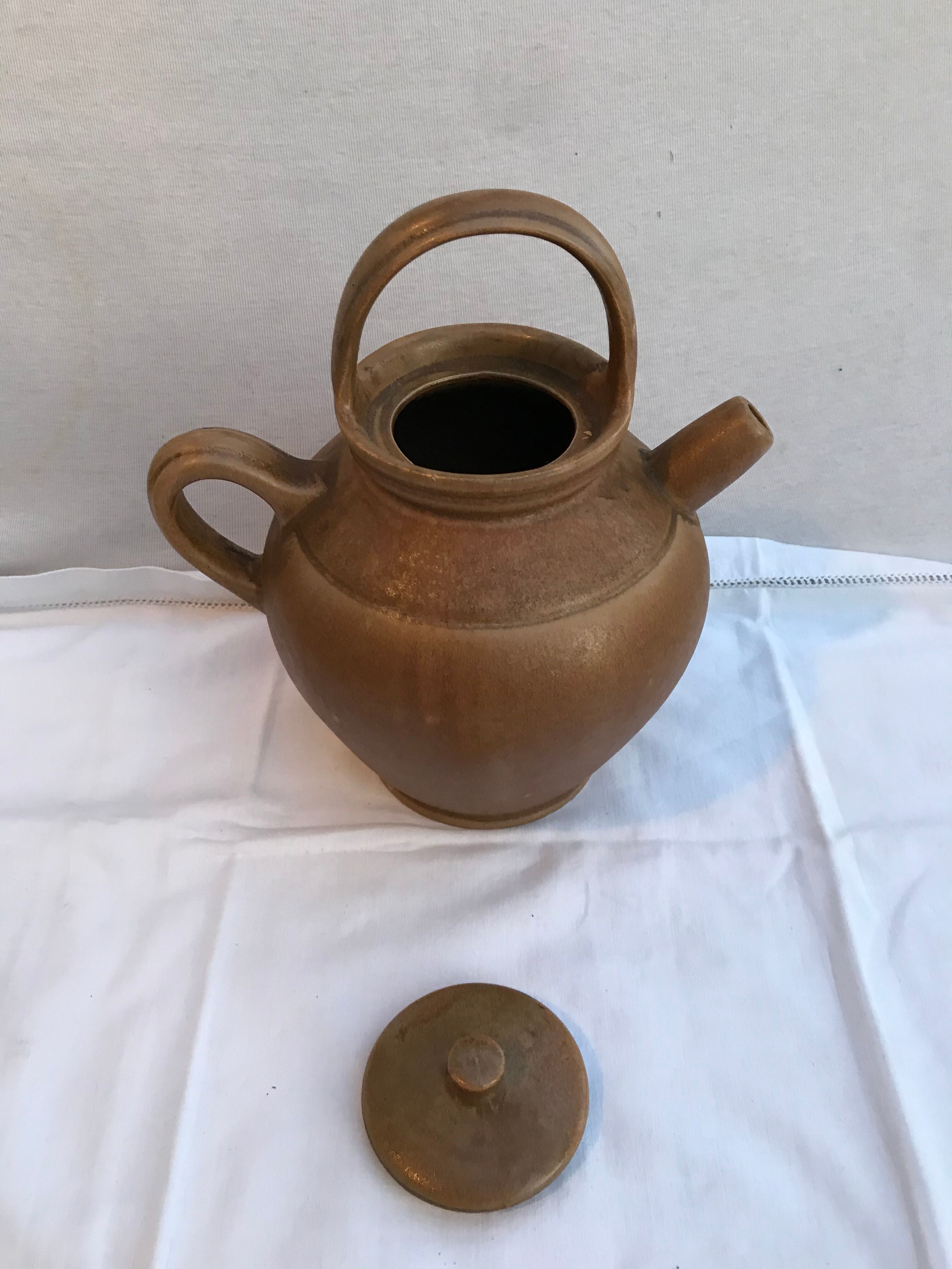Former digoin goldstone teapot