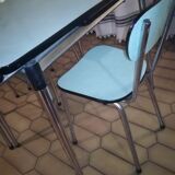 Set table and chairs in formica