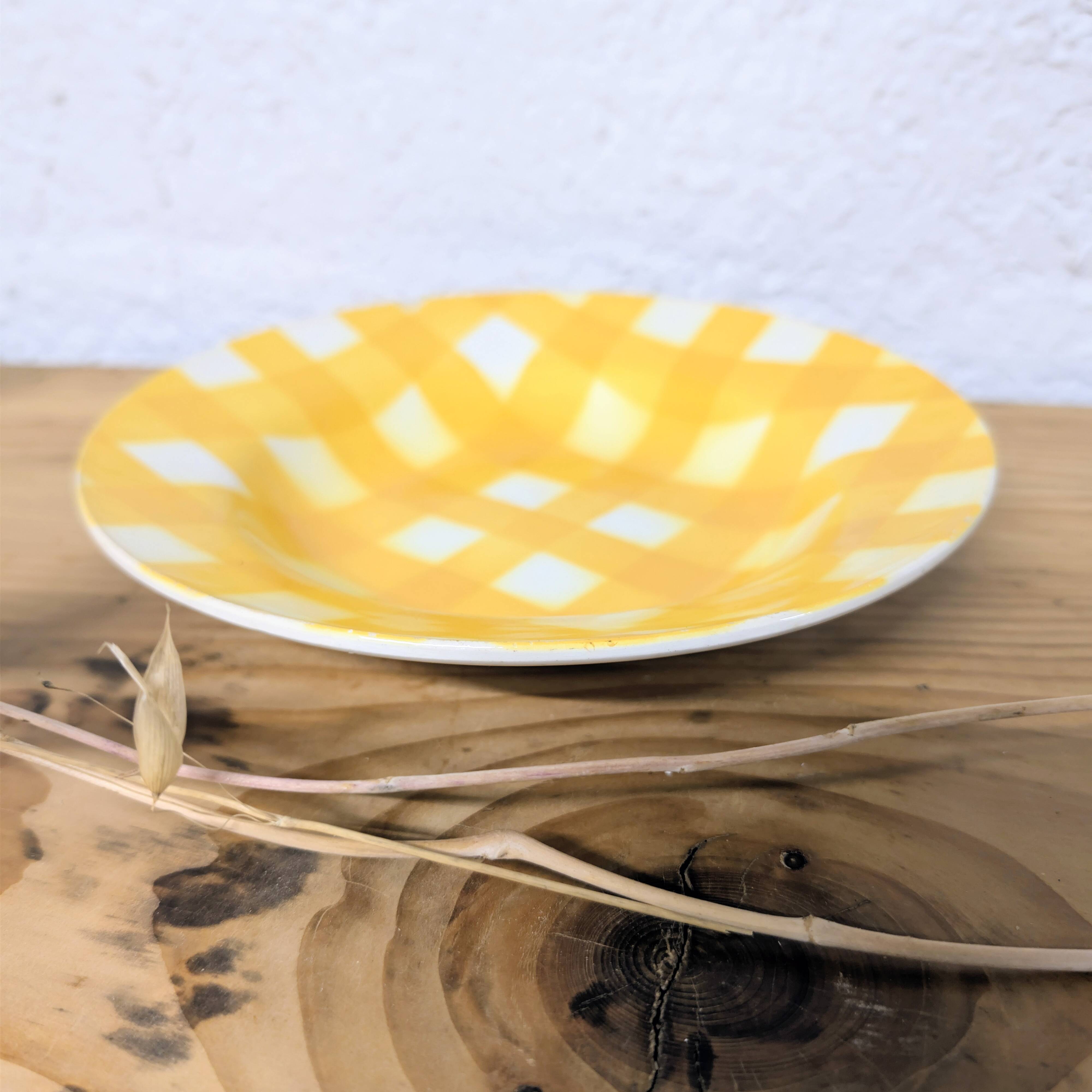 Digoin Sarreguemines soup plate, Scottish pattern