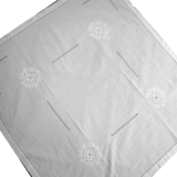 Nappe à thé brodée