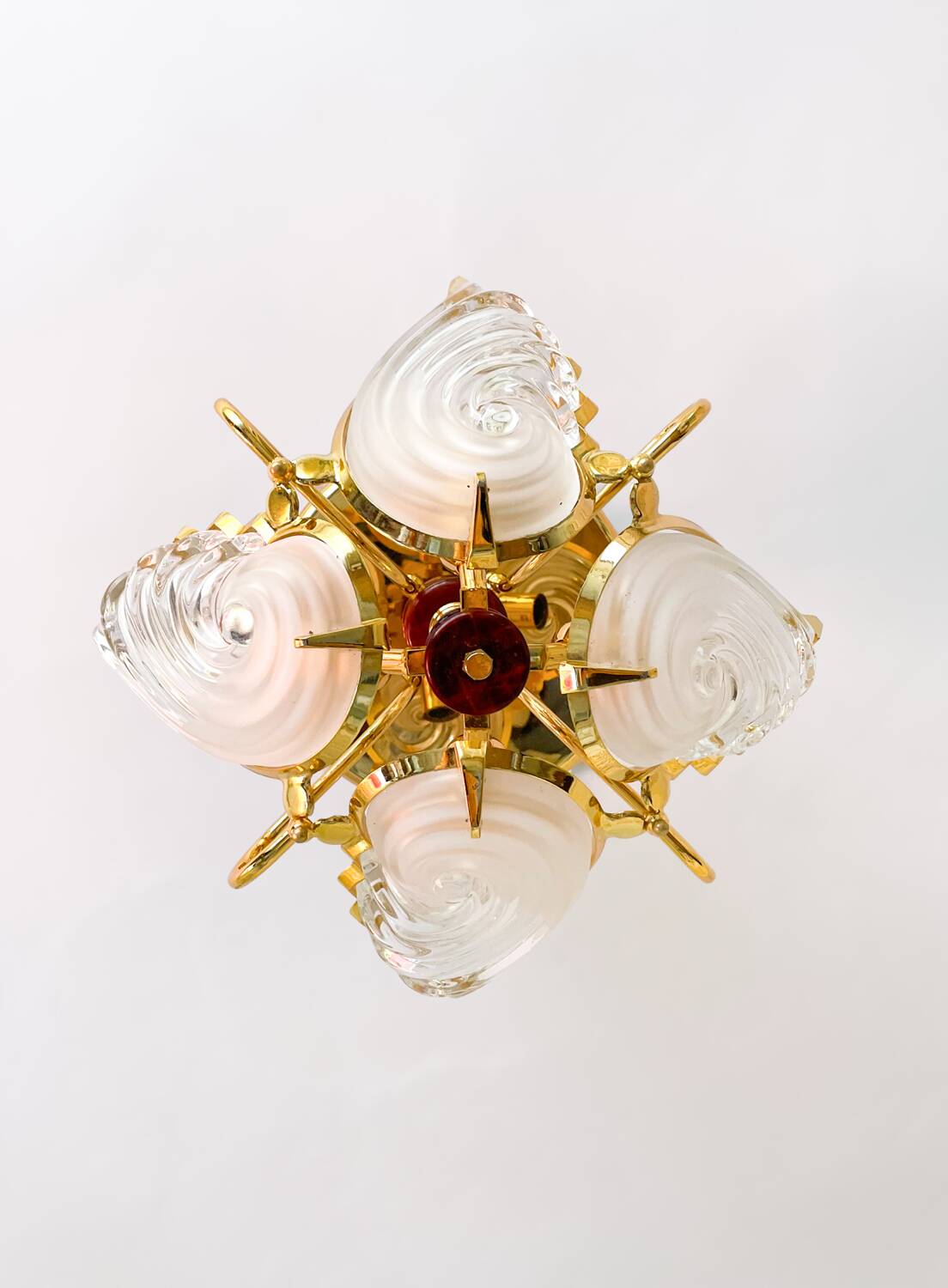 Plafonnier vintage Art Déco en laiton massif et cristal – années 70