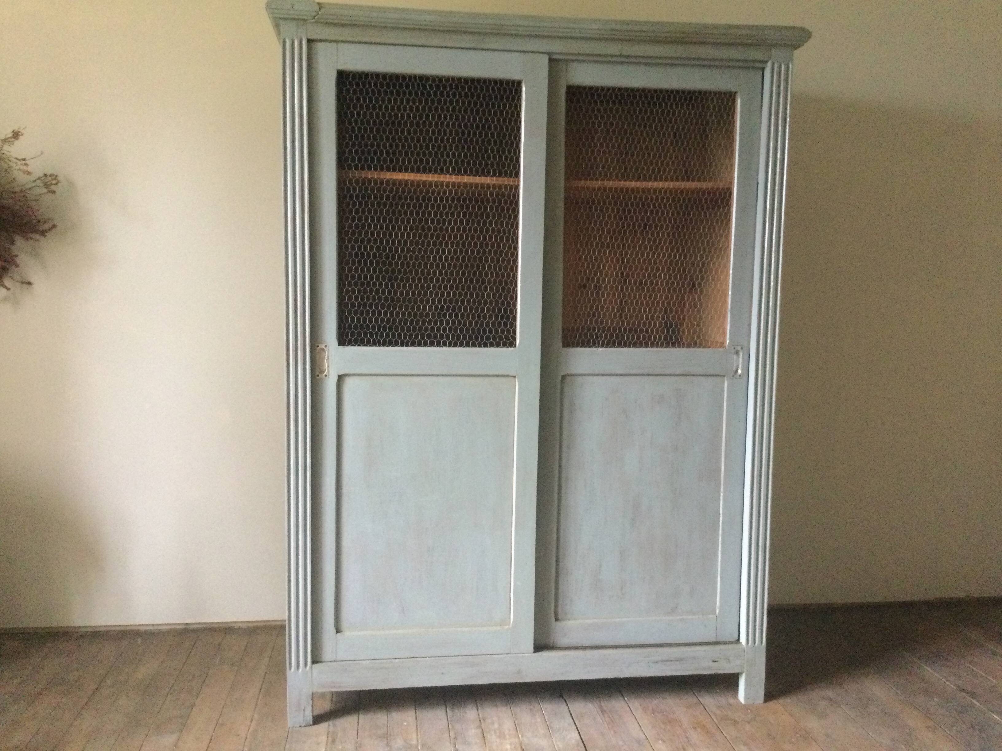 Parisian mesh wardrobe