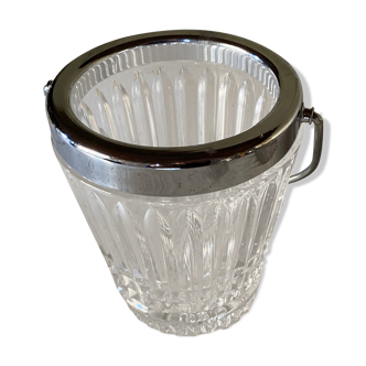 Bucket with chiseled glass glass