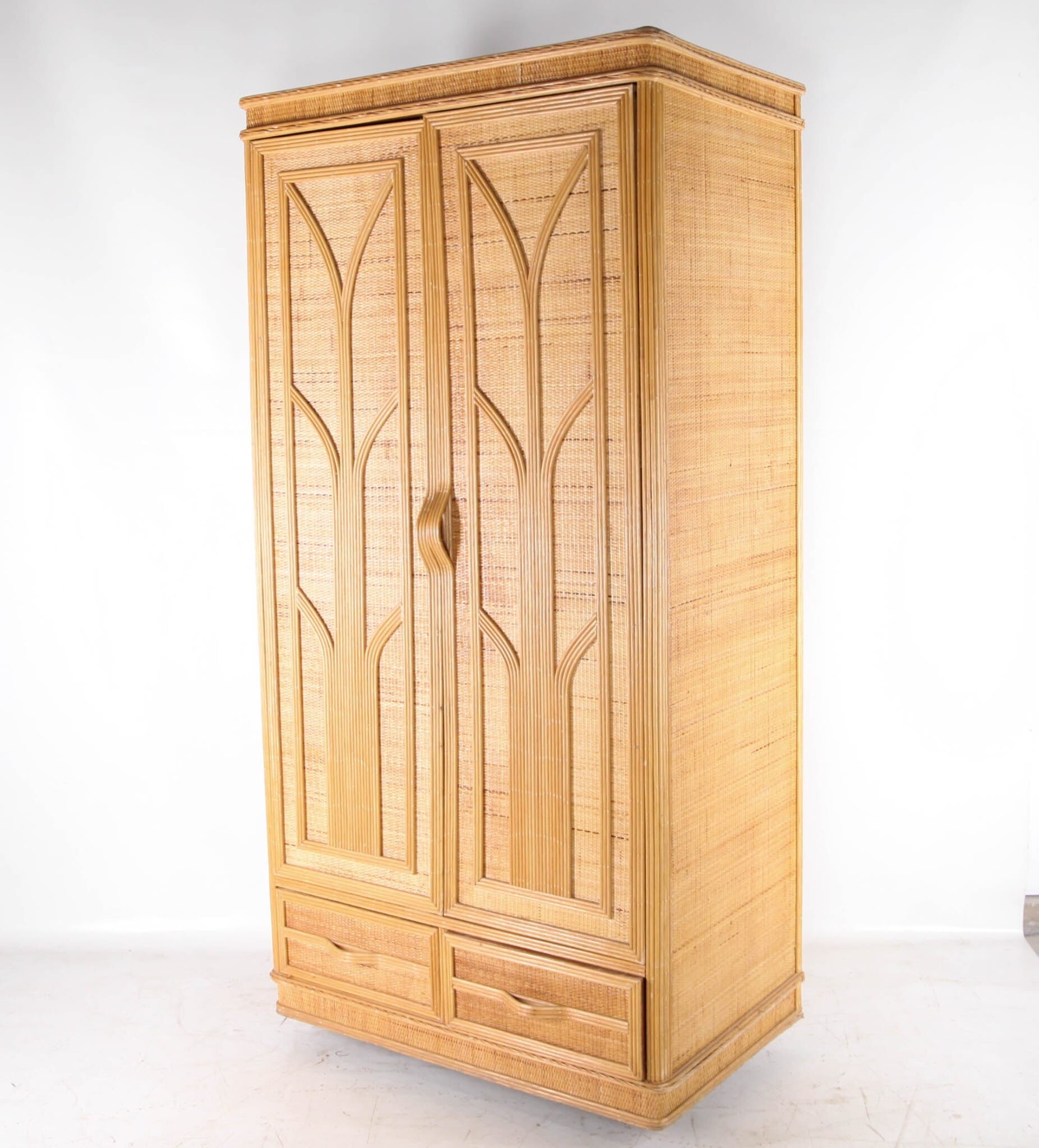 Wardrobe in rattan and raffia