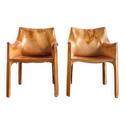 Paire de fauteuils Cab 413 par Mario Bellini en cuir beige patiné, Cassina