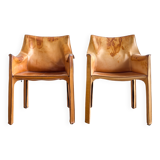 Paire de fauteuils Cab 413 par Mario Bellini en cuir beige patiné, Cassina
