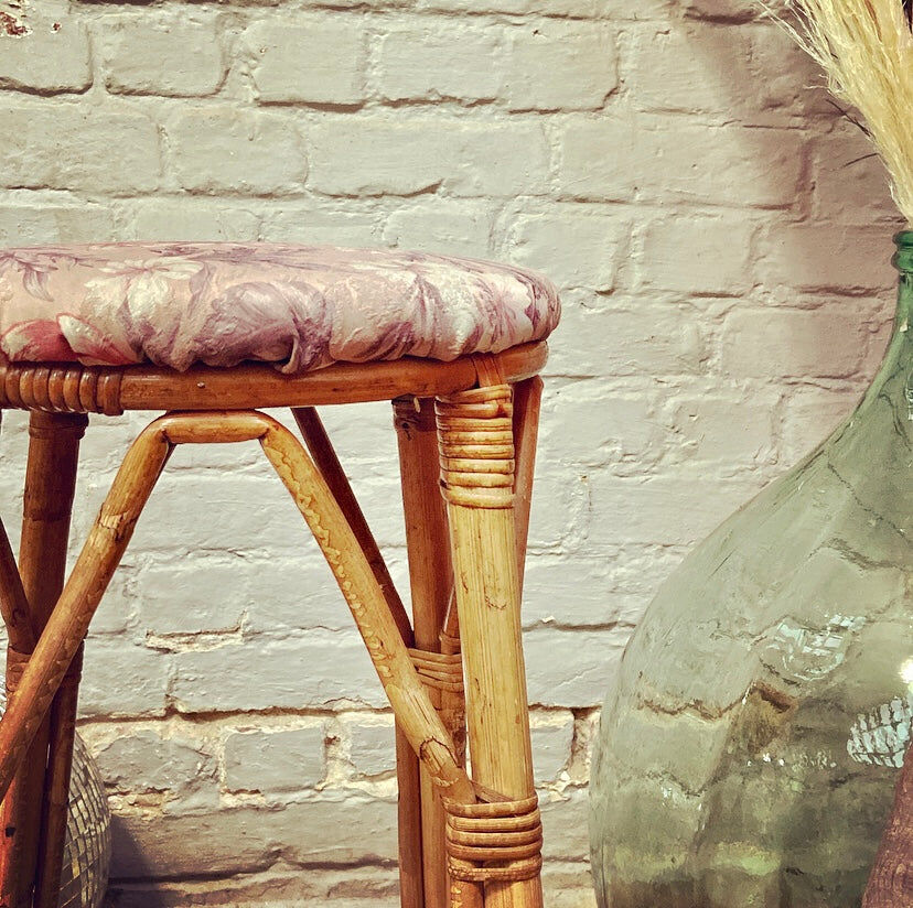 Bar stool