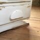 Commode ancienne blanche de métier