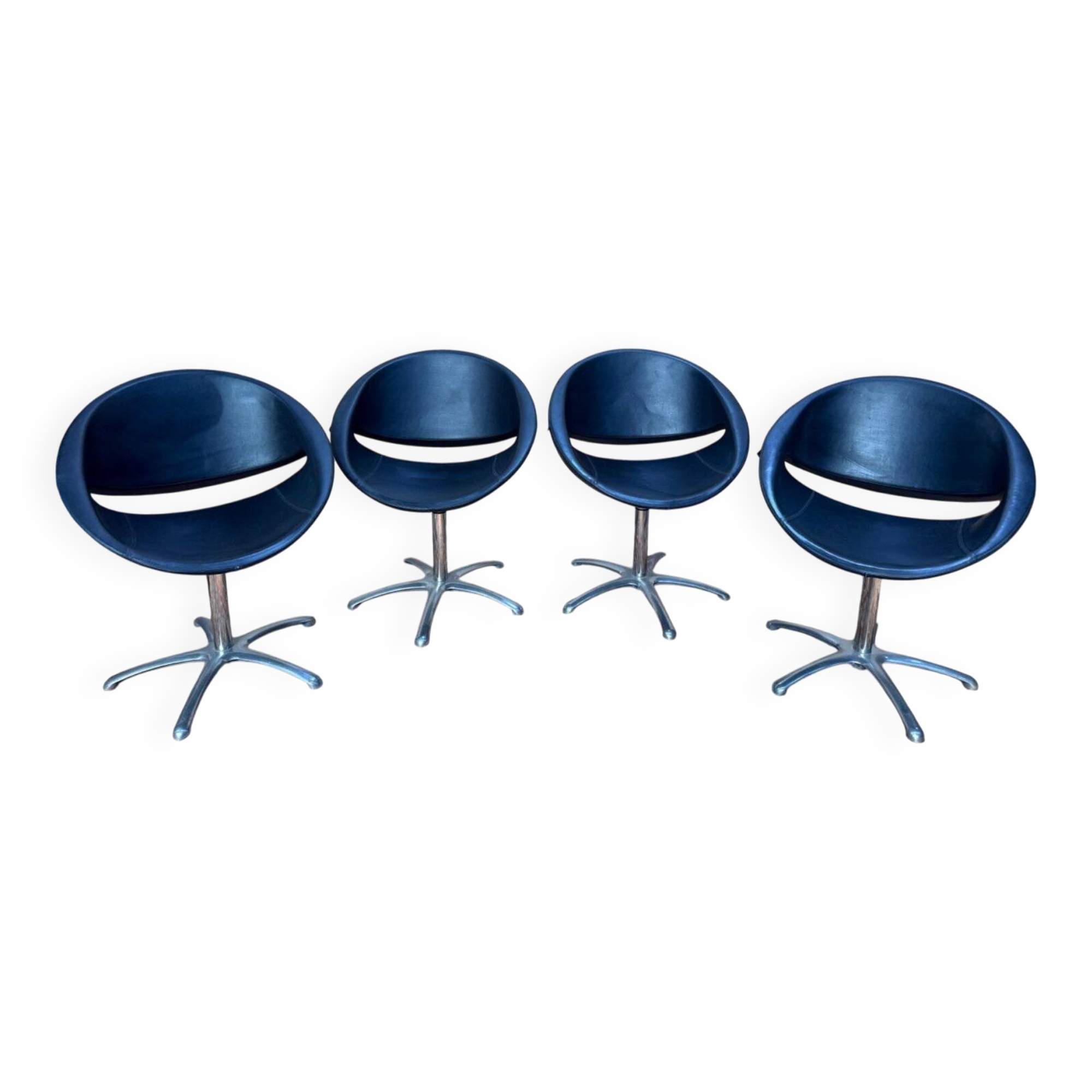 Suite de 4 fauteuils pivotants coque – Époque 1980 – Karisma – Cuir & Métal chromé