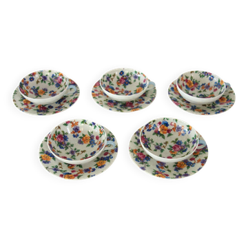 5 tasses et sous tasses motif fleurs vintage