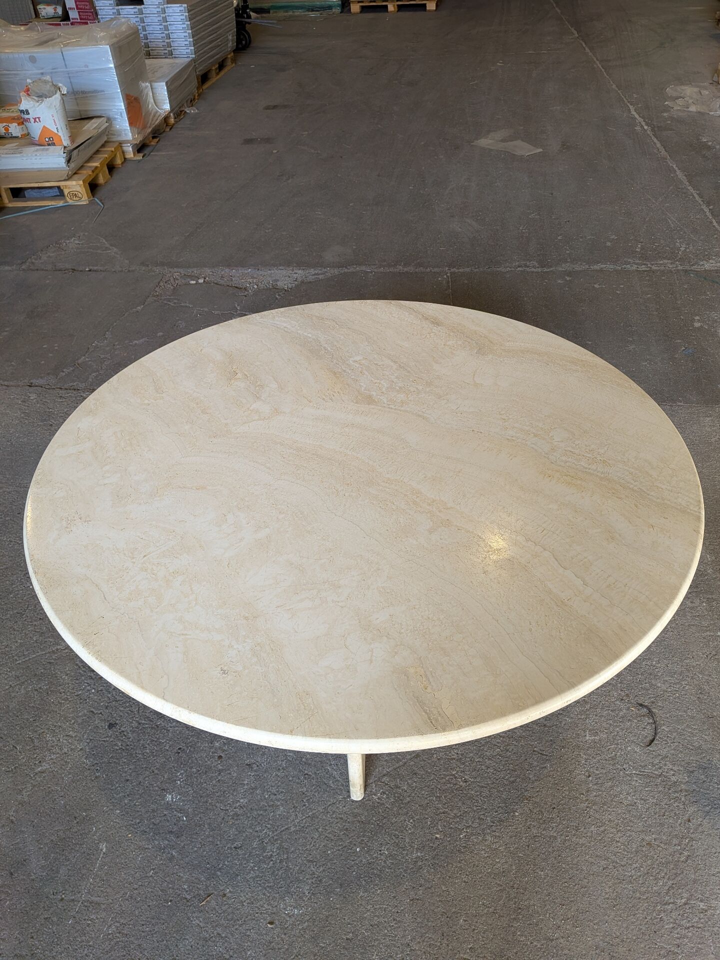 Table de salle à manger en travertin 