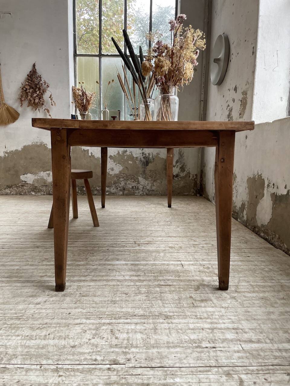 Farmhouse table with spindle legs 2m