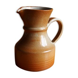 Red and white sandstone pitcher