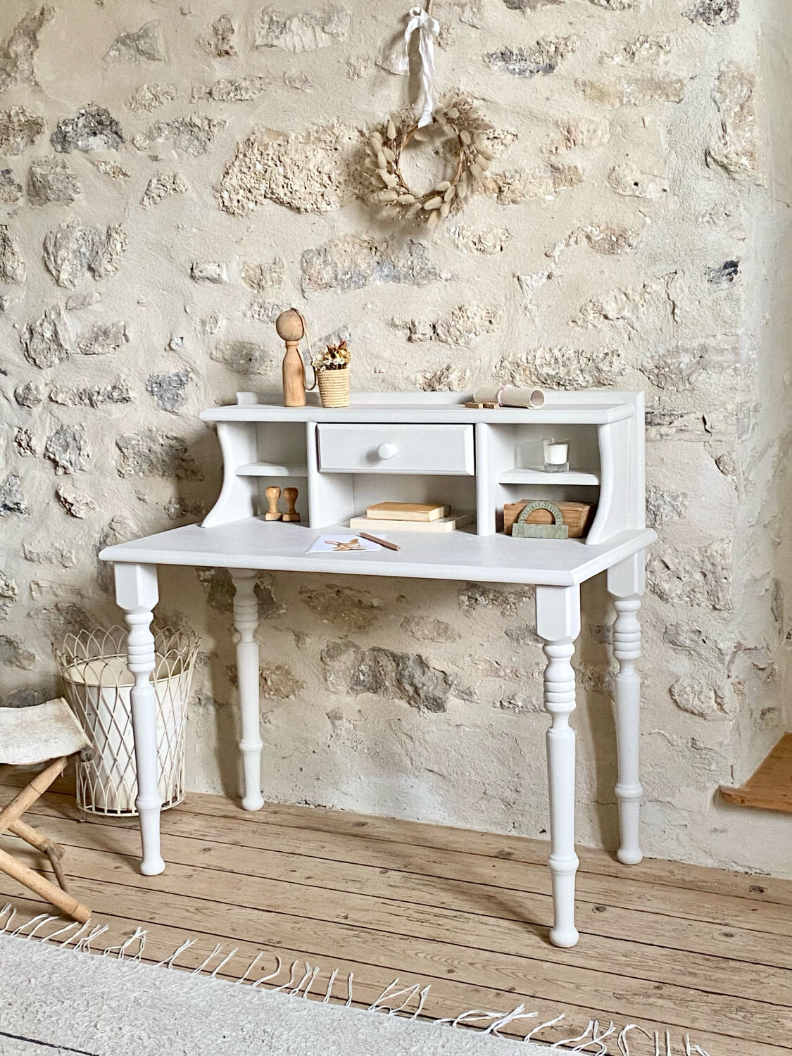 Child's desk