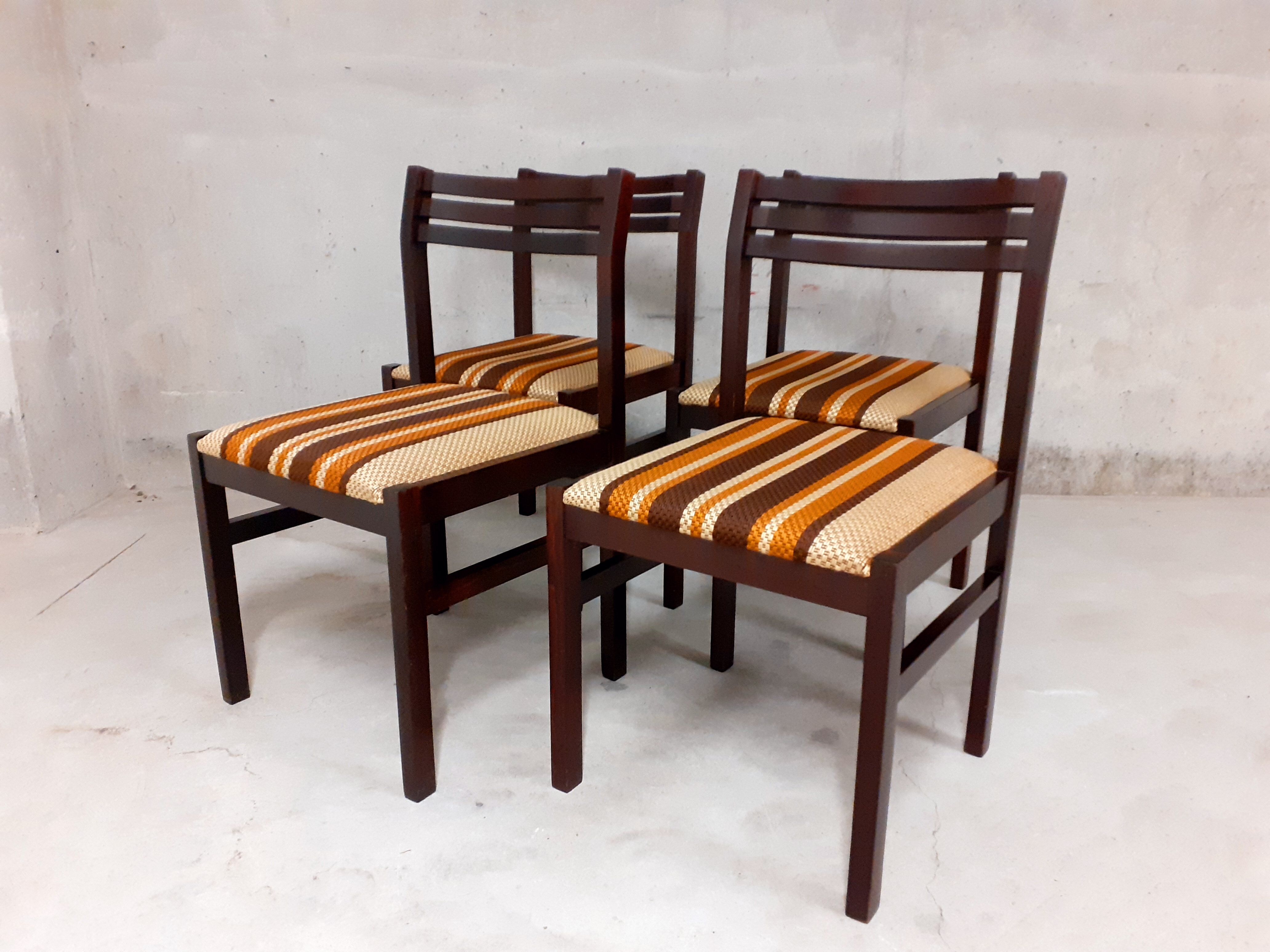 4 vintage chairs in wood and fabric 70s