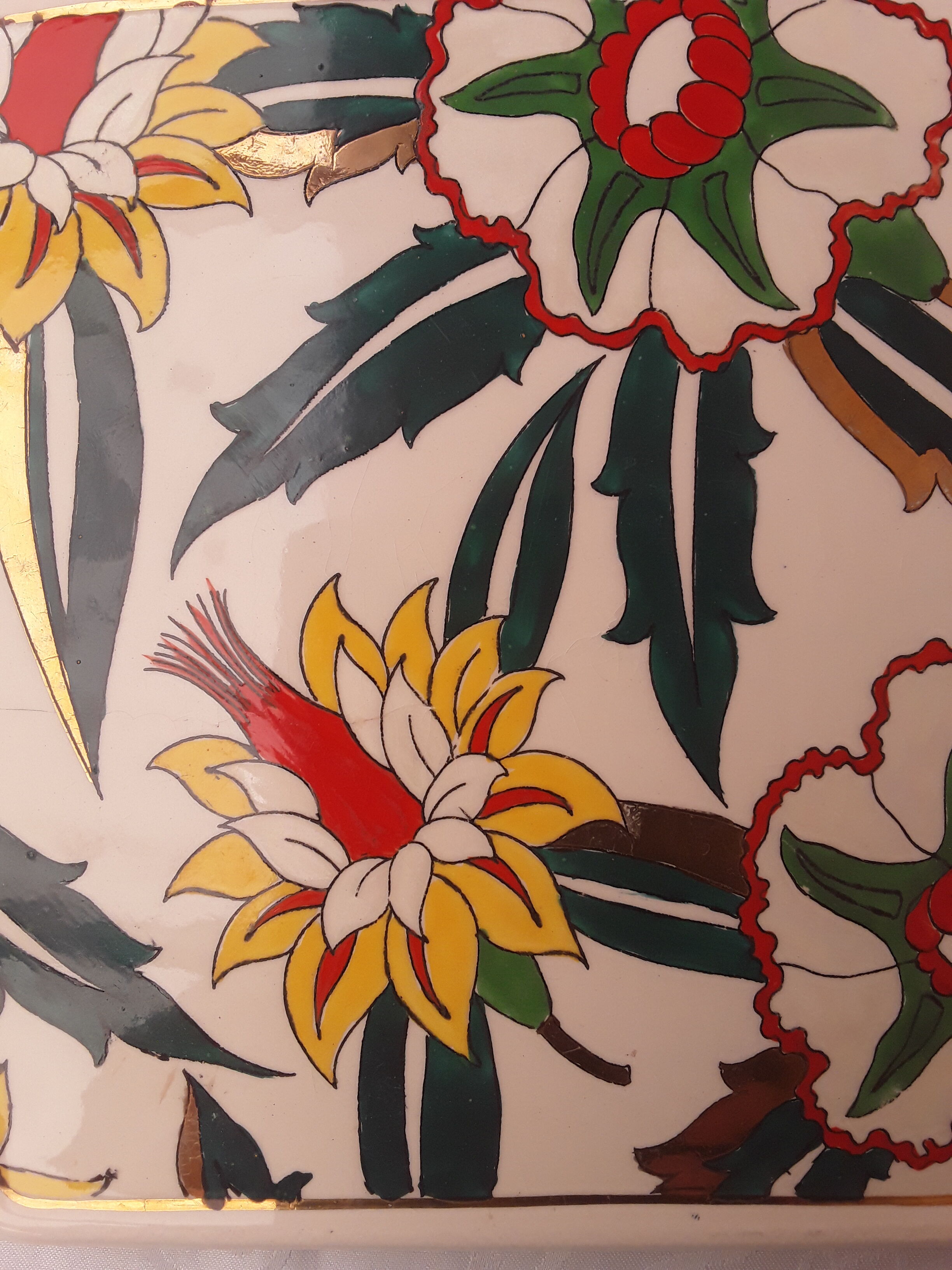 Longwy faience trivety