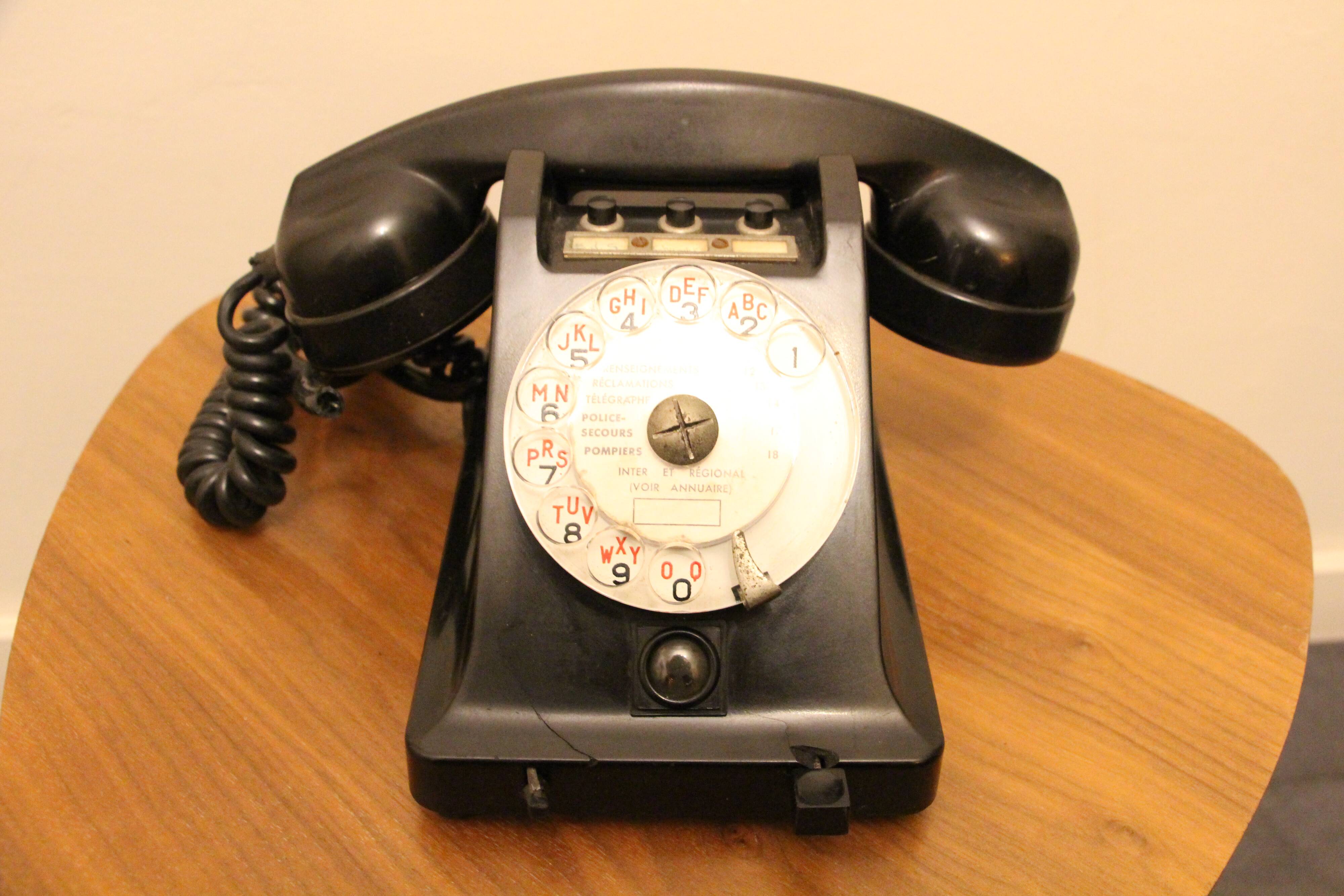 Ericsson phone in black bakelite