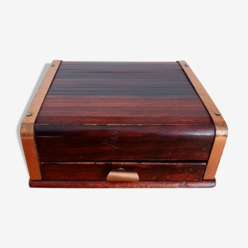 Wooden cigarette box