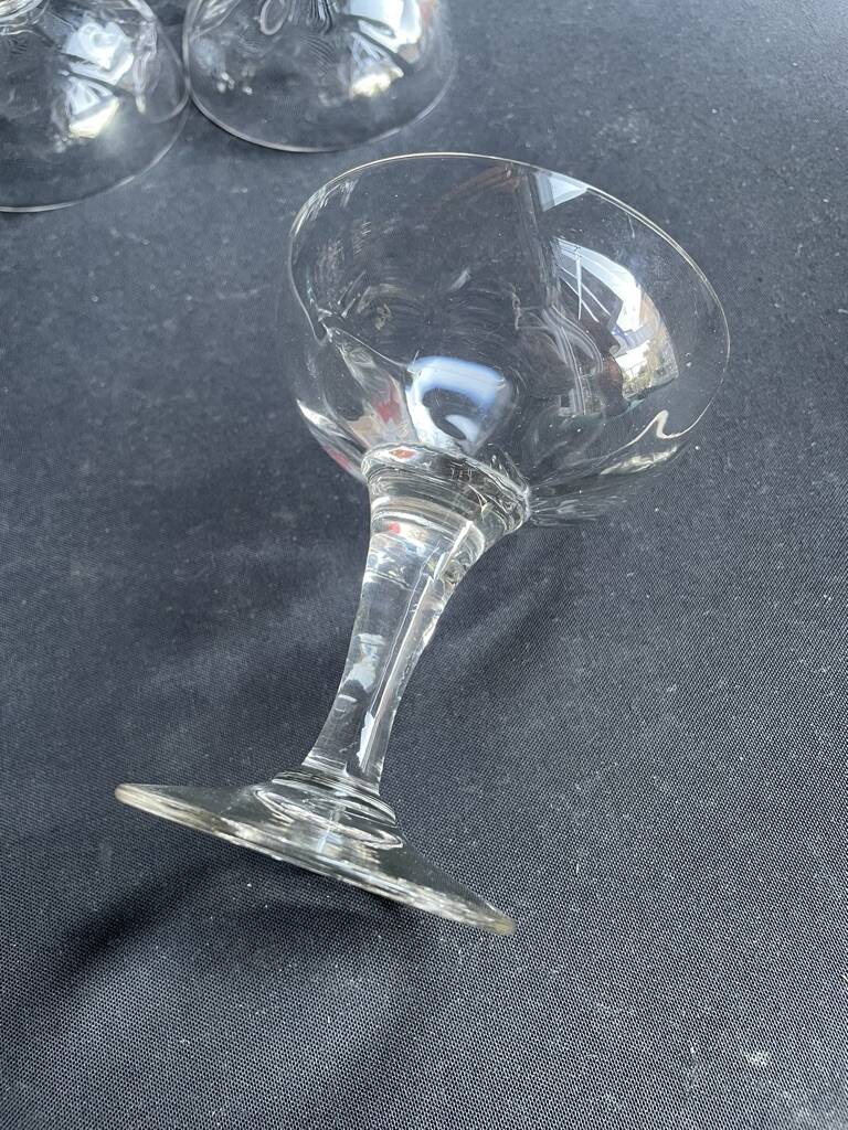 6 old champagne glasses – Blown glass