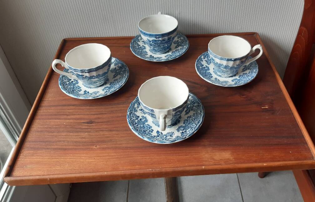 Set of 4 vintage Myott Staffordshire "Tonquin" coffee cups