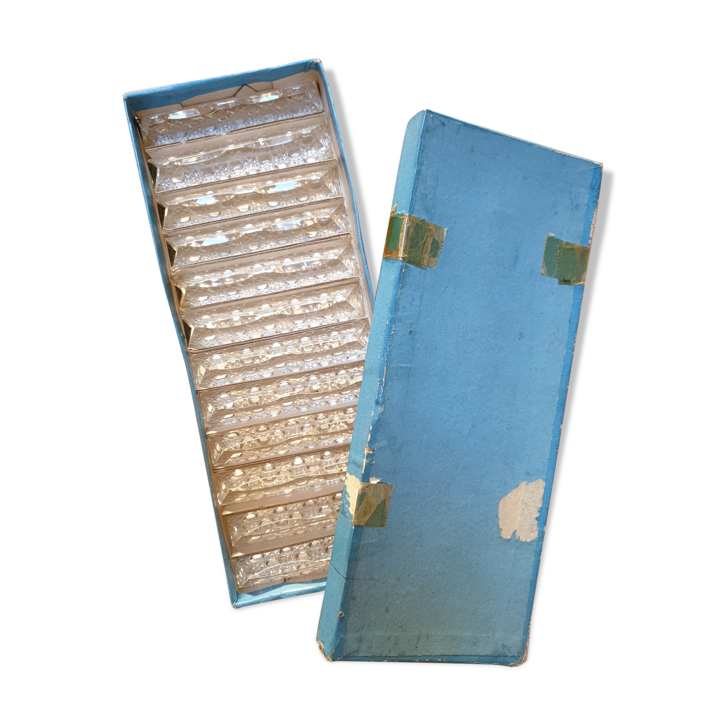 Crystal knife holder