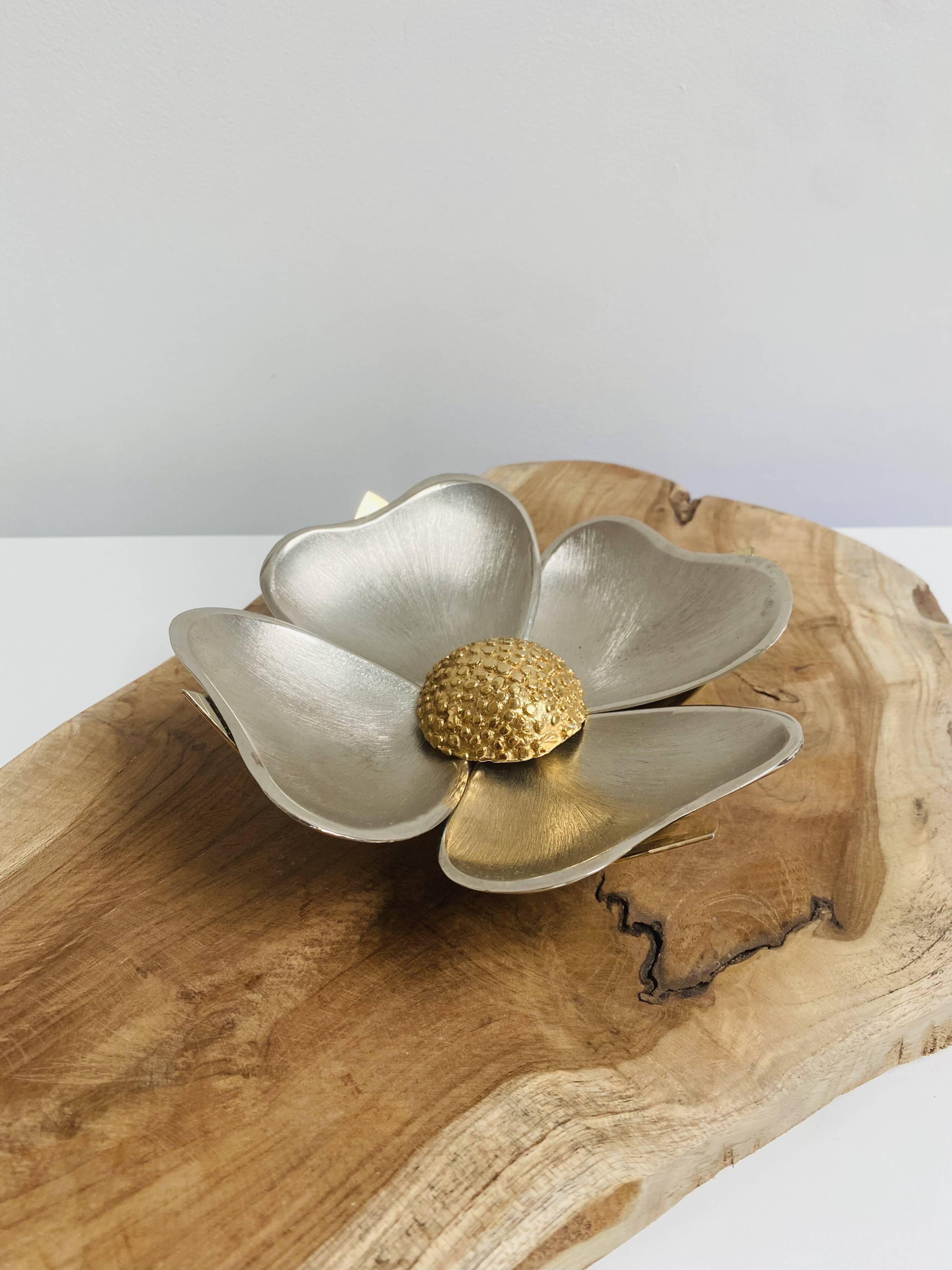Flower ashtray