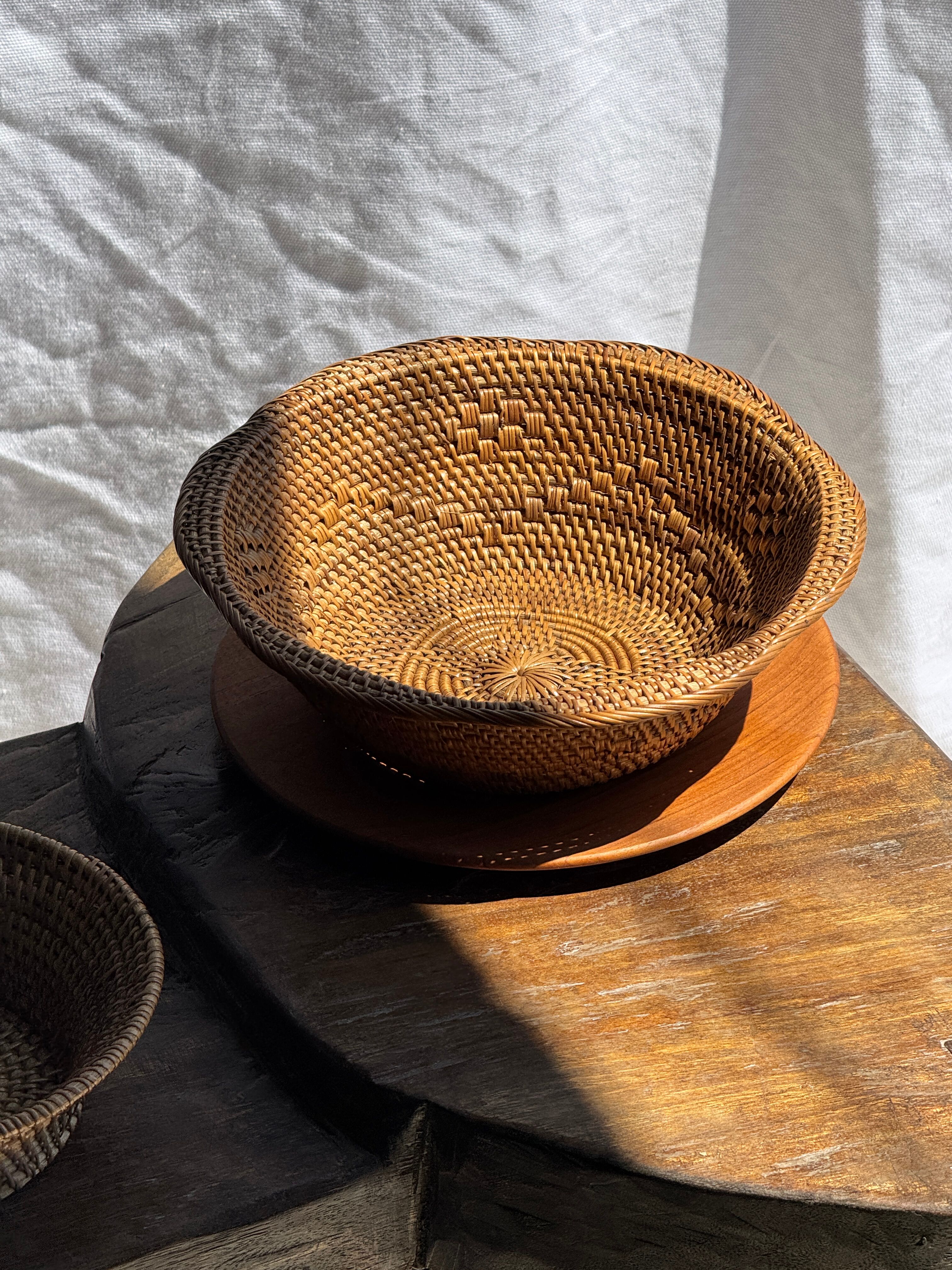 Handcrafted Indonesian rattan flower-shaped basket D26 H8