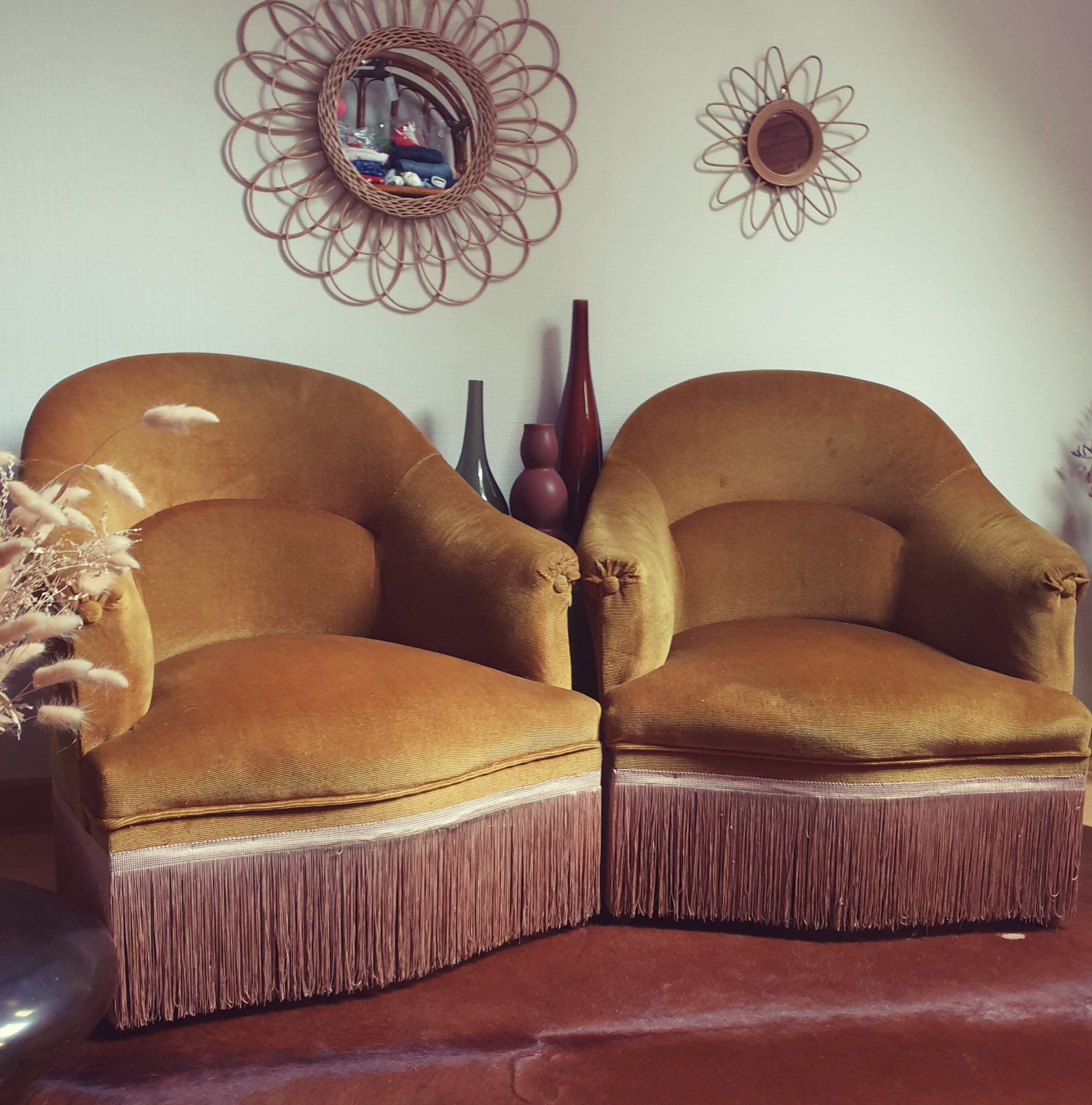 Pair of vintage gold toad armchairs