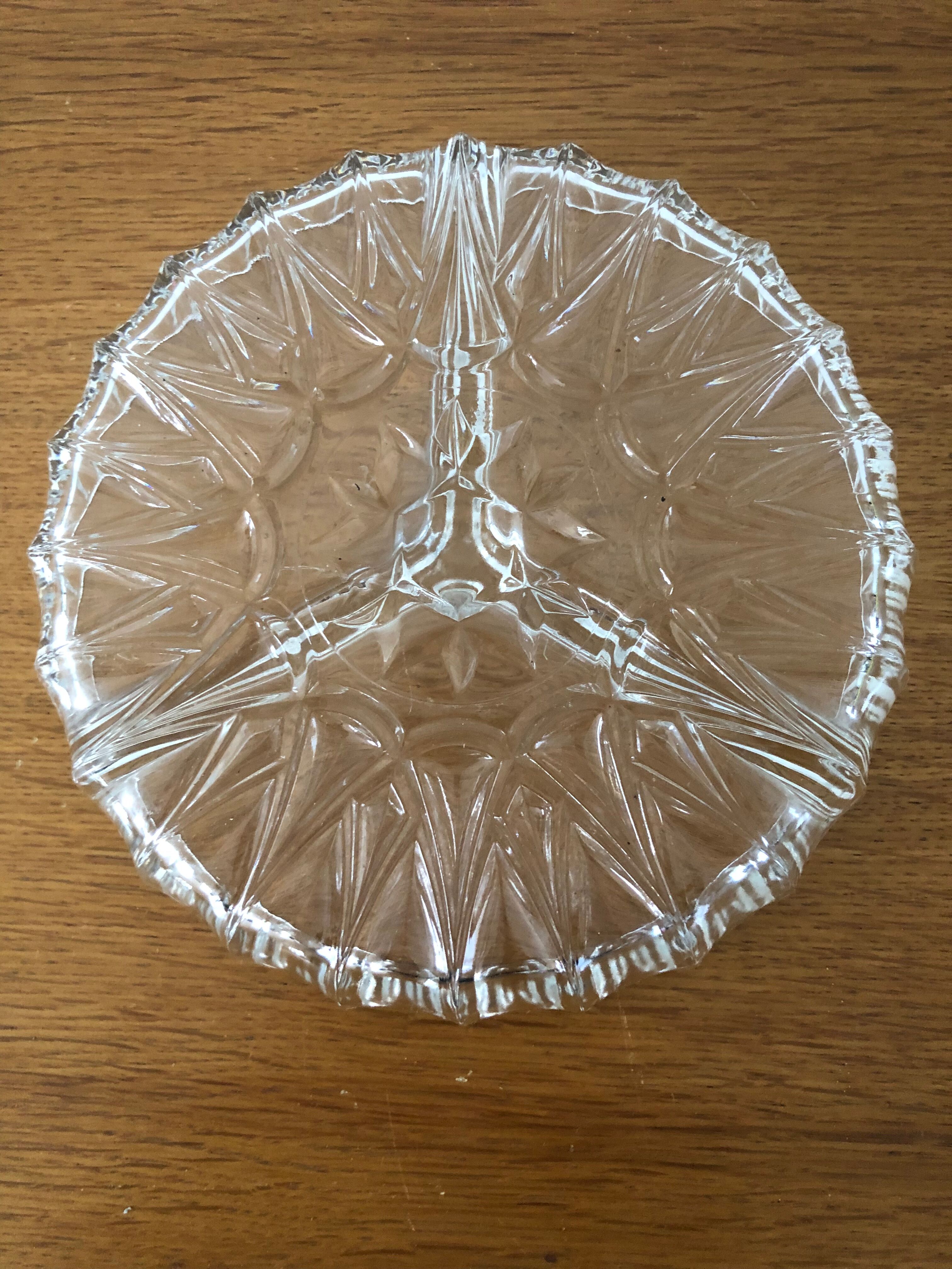 Cut glass aperitif cake dish