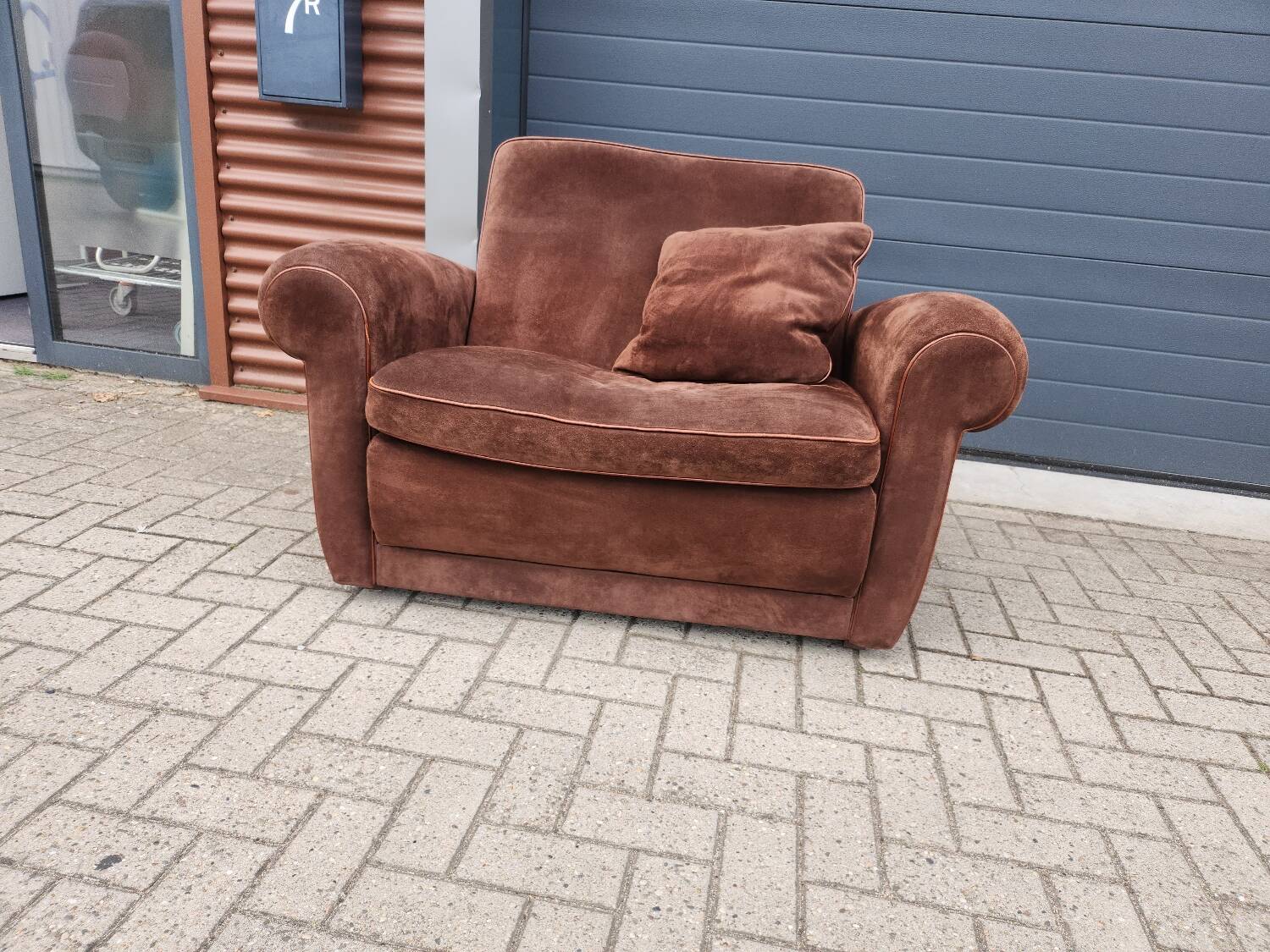Baxter - Mickey Extra Armchair in Suède