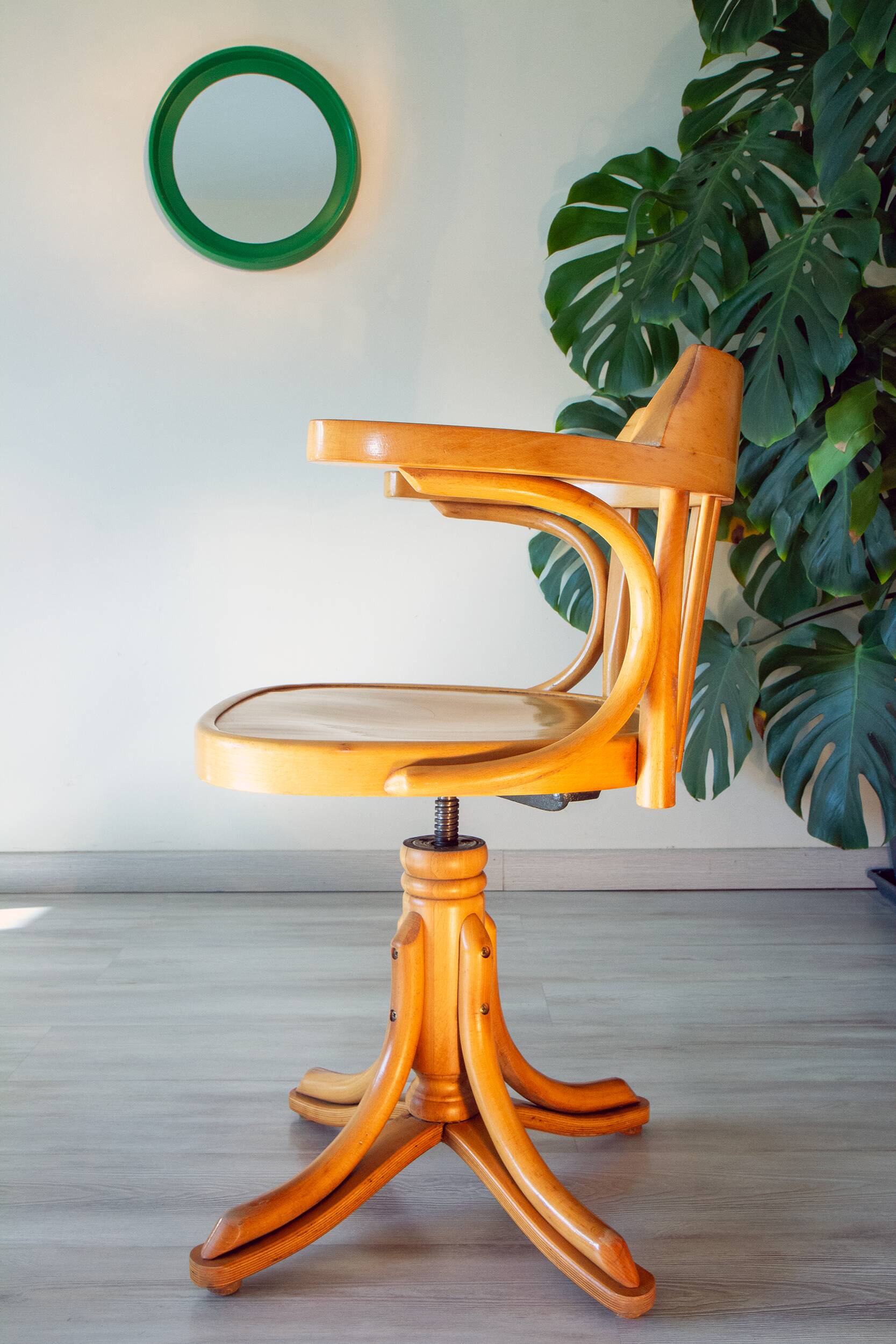 American armchair ZMG Radomsko (formerly Thonet) from the 1970s.