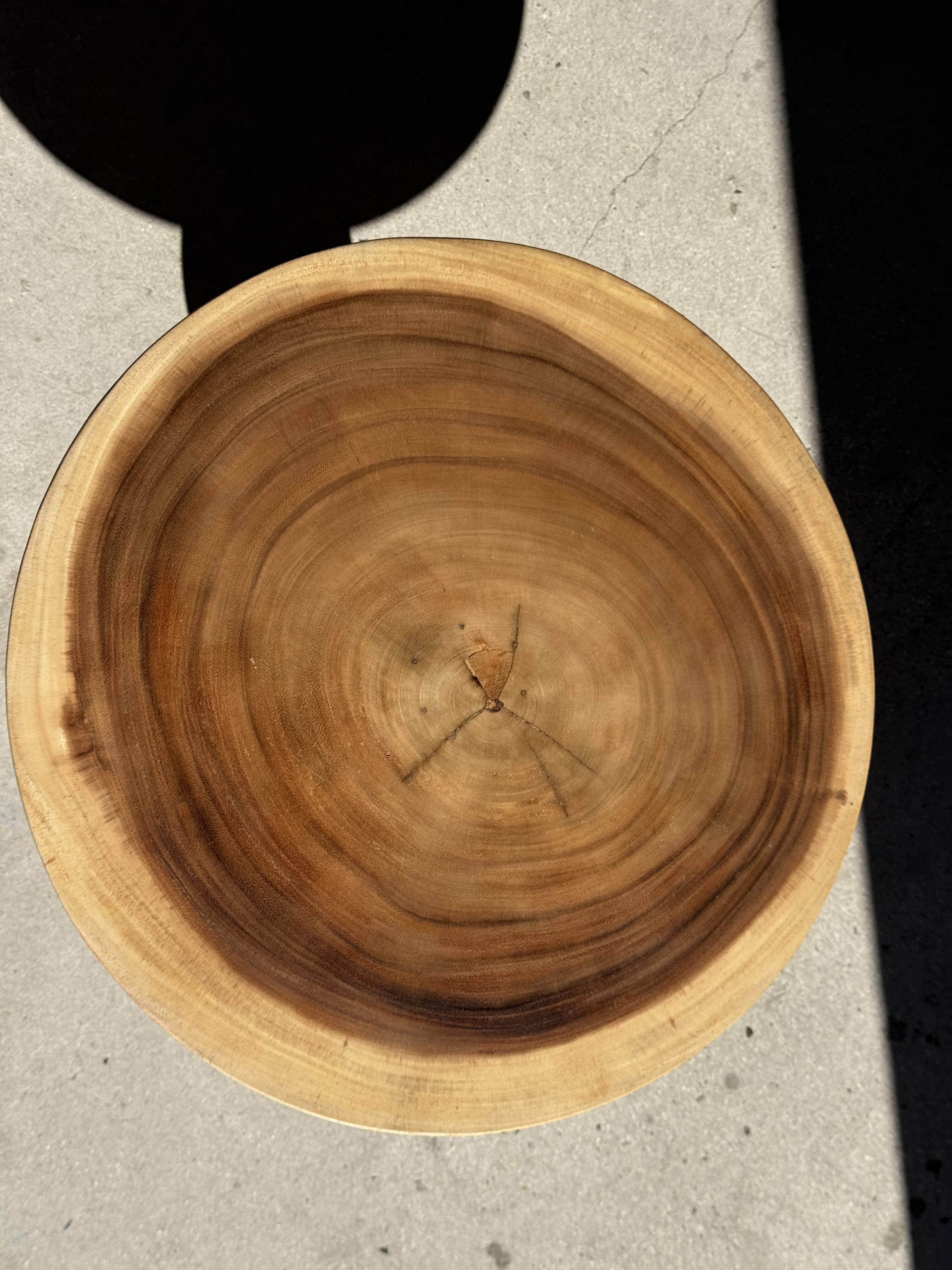 Coffee table in solid suar with central leg and spheres H56.5 D55.5