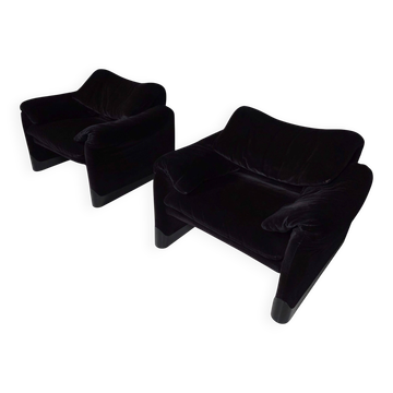 Maralunga lounge chairs in purple velvet by Vico Magistretti for Cassina, 1970.