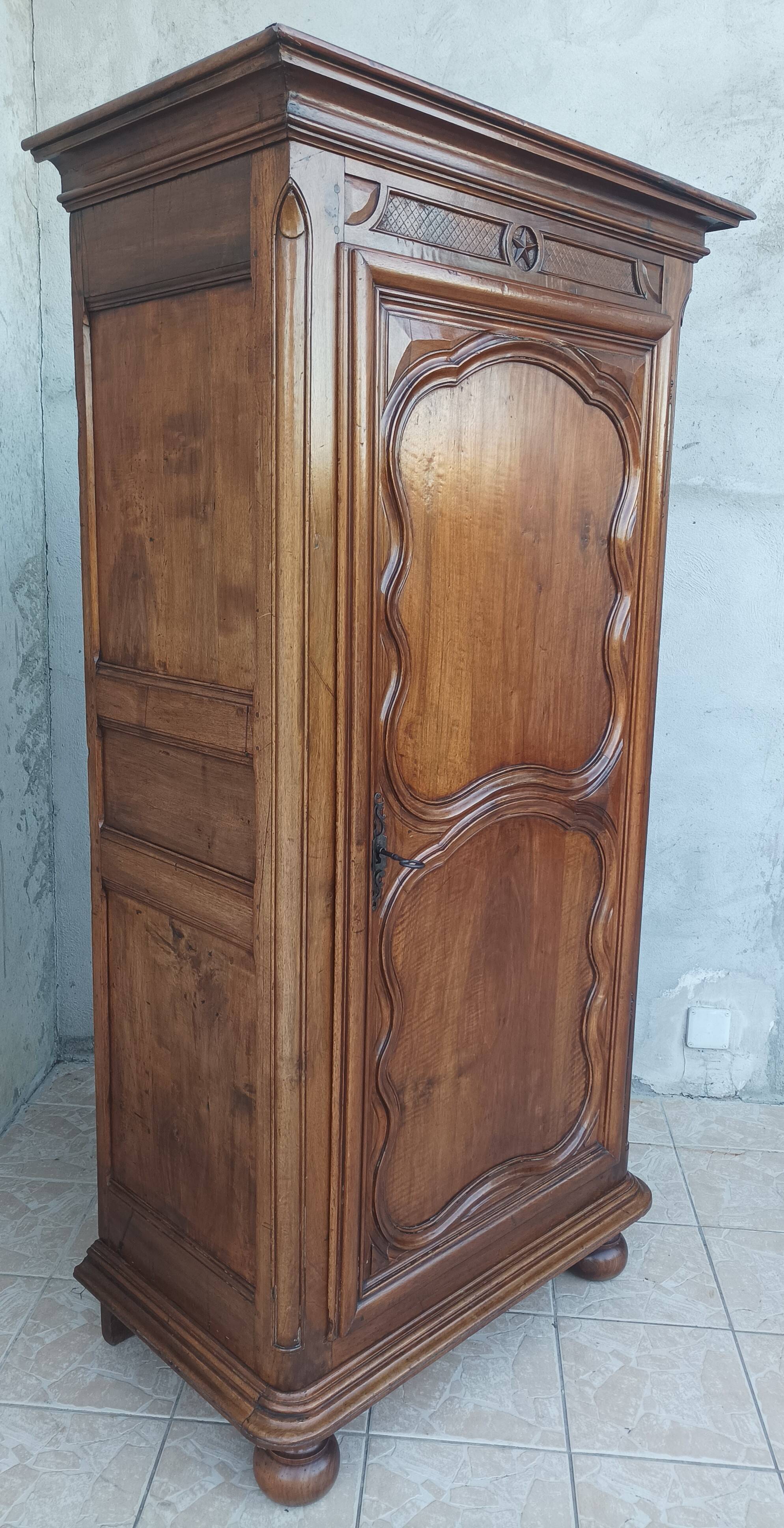 Bonnetière Louis XIII en noyer époque 18ème