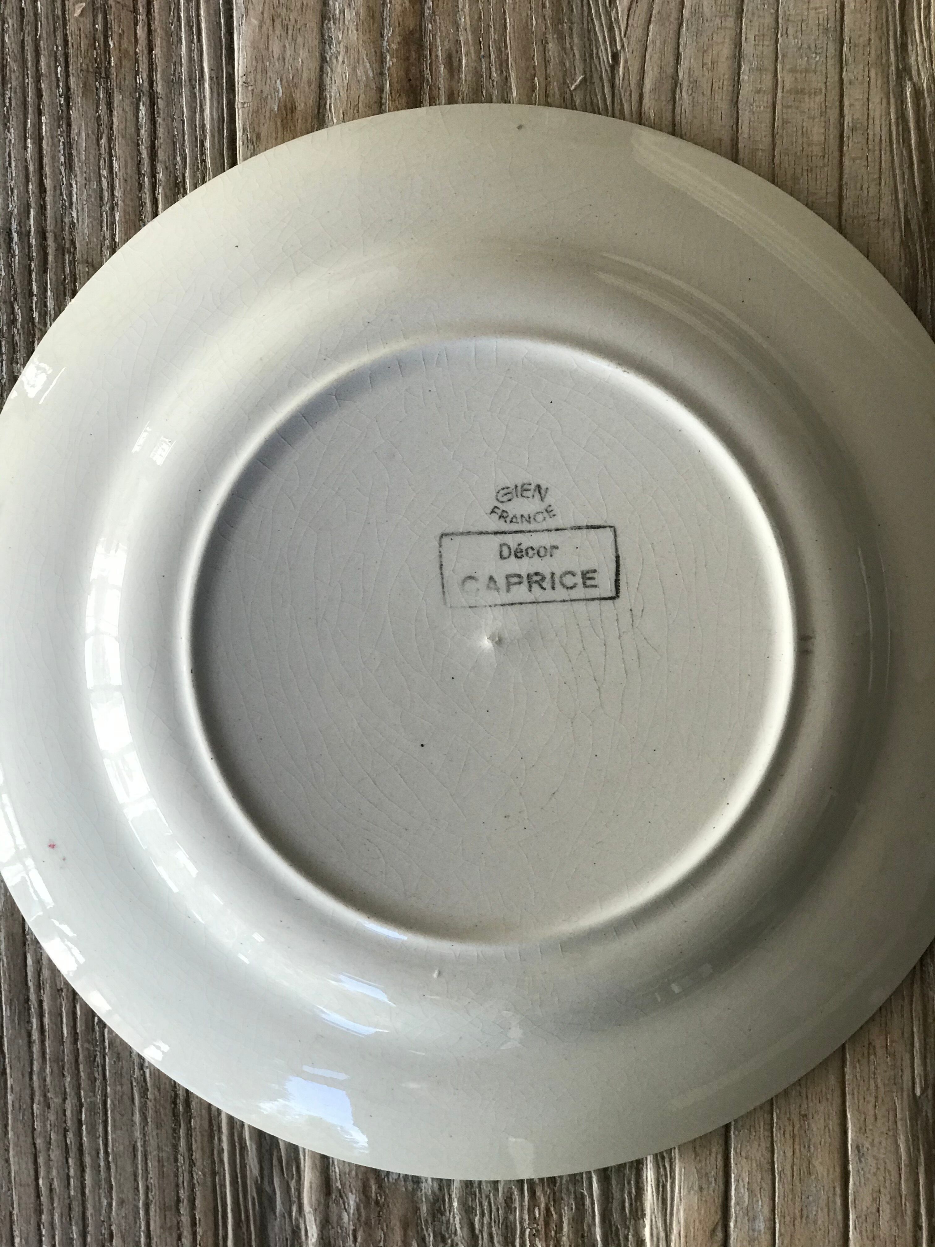 Lot of 6 white plates pattern flowers signed Gien porcelain