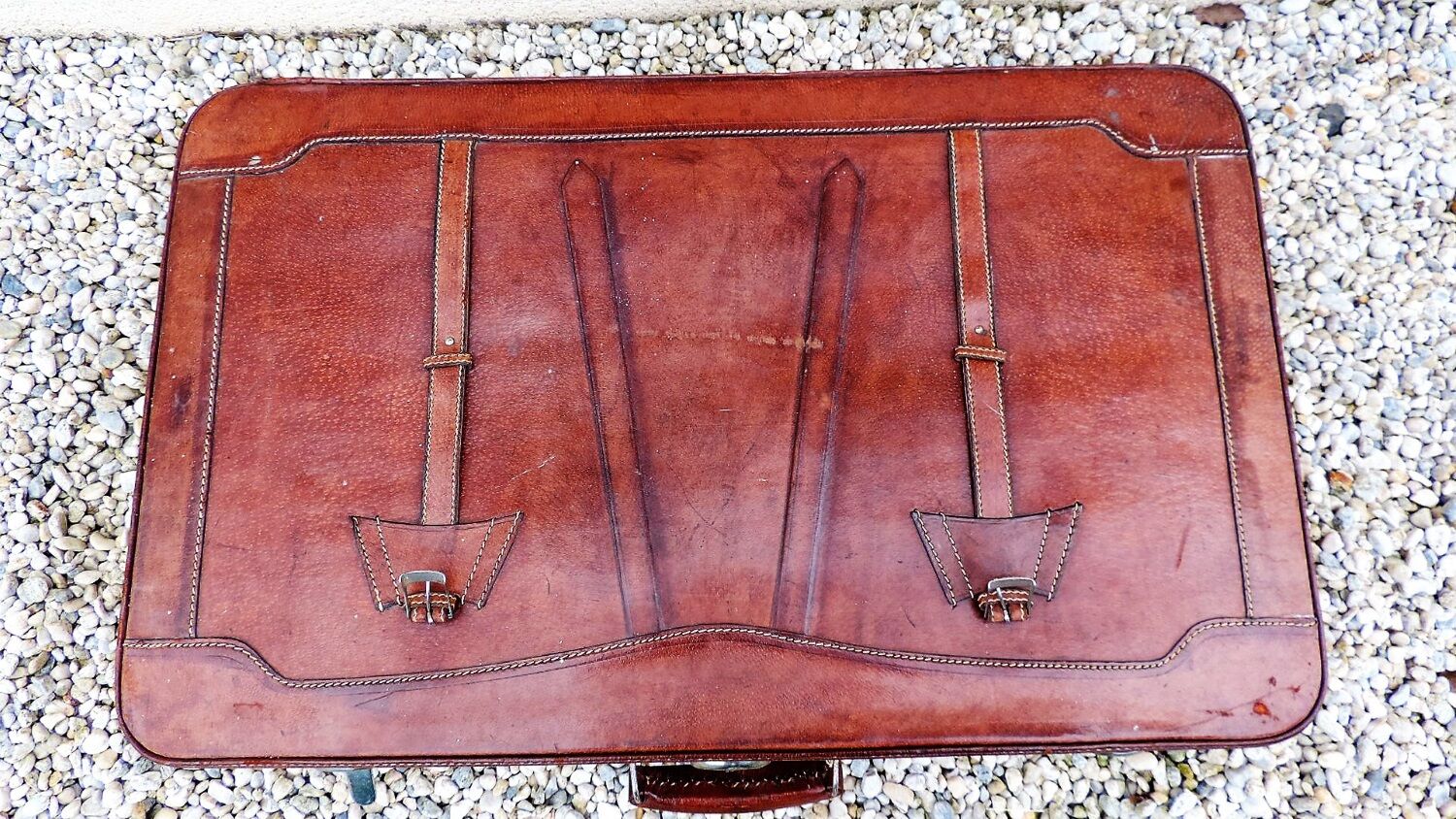 Valise  ancienne en cuir Feiten