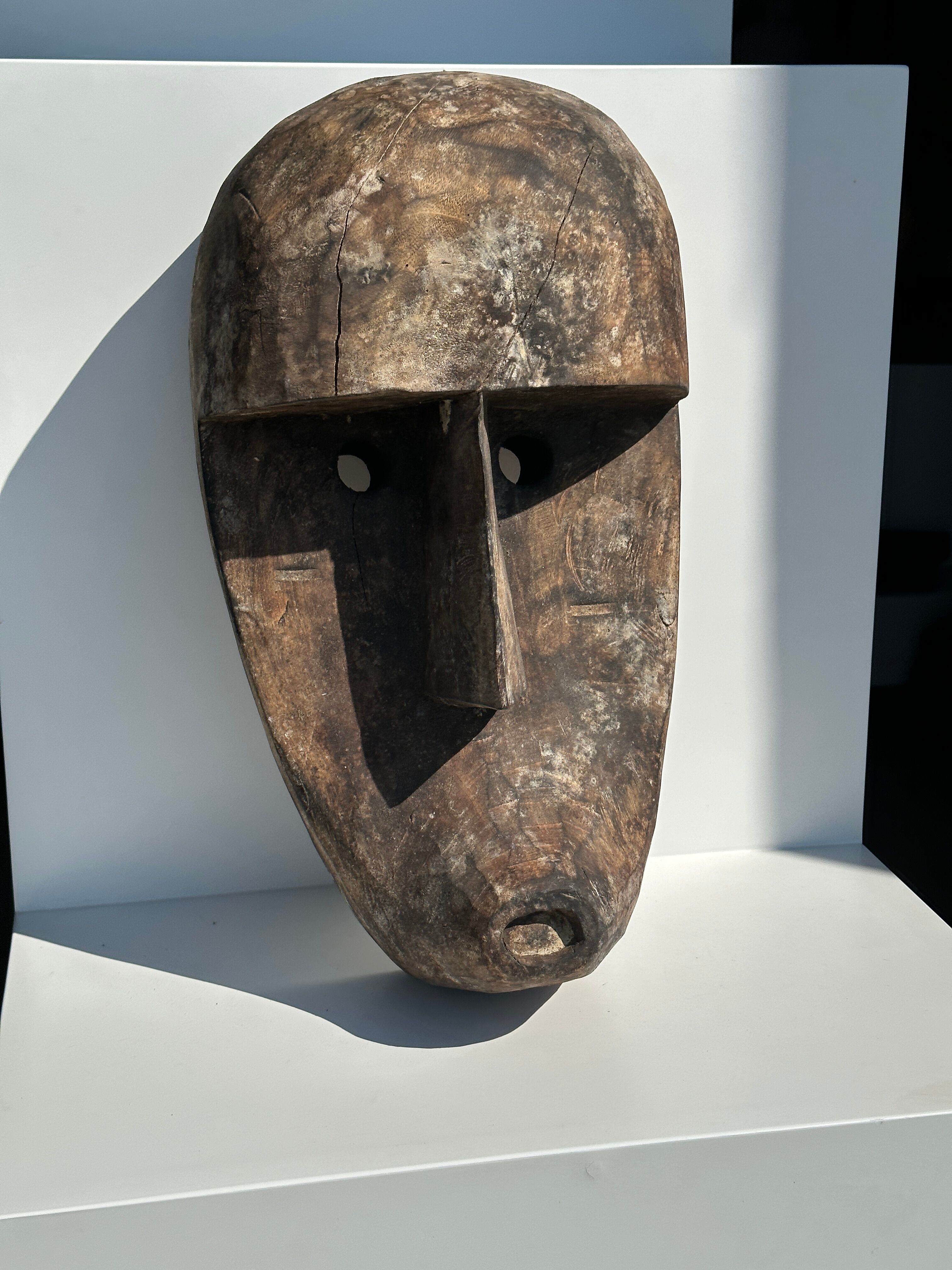 Large Timor mask in patinated wood H:50cm (1)