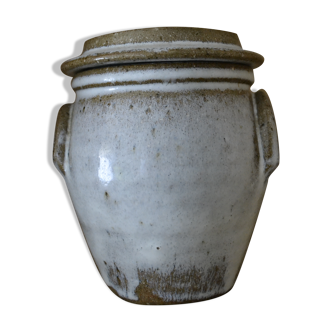 Artisanal beige sandstone pot