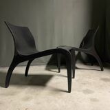 A pair Minimalist bent plywood lounge chairs