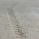 Beni Ouarain Berber rug in diamond pattern • Minimalist white elegance