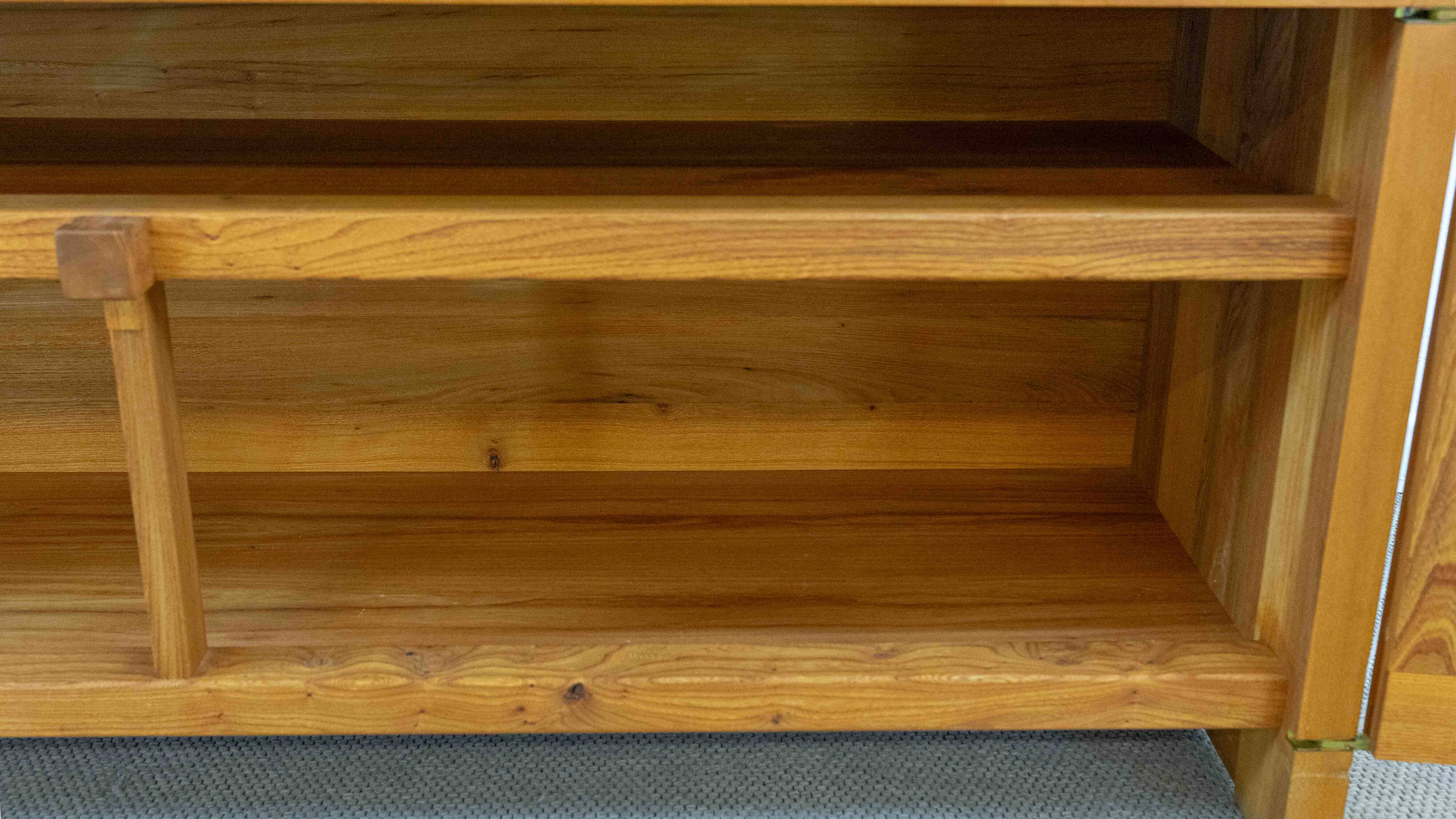 Sideboard R08 de Pierre Chapo en orme massif