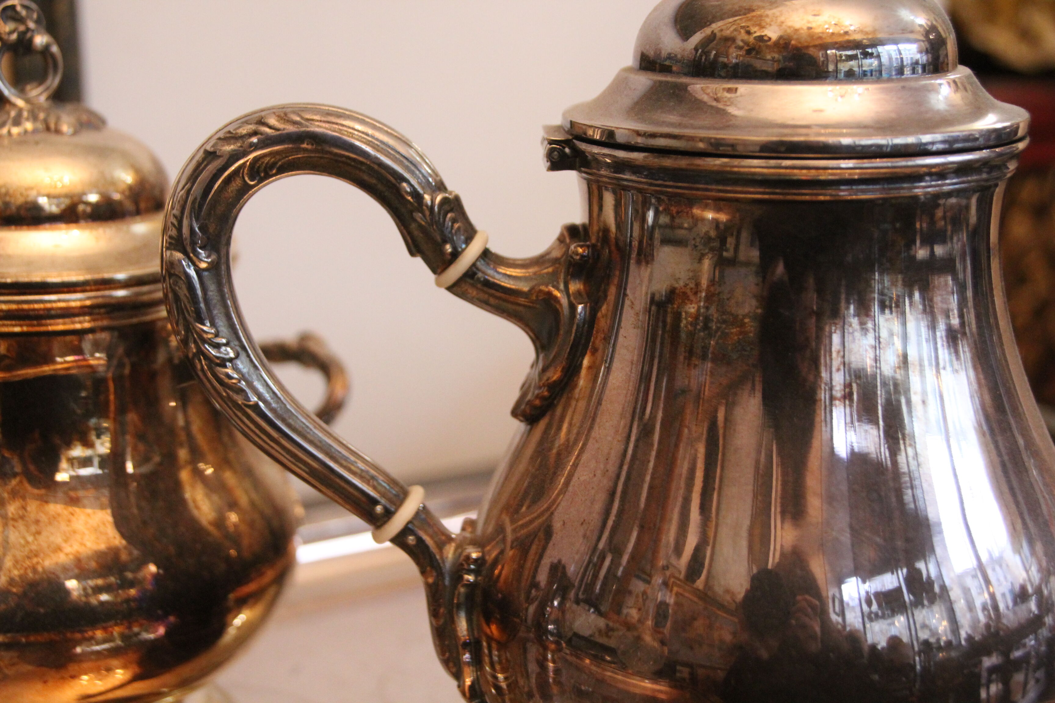 Silver metal tea and coffee set