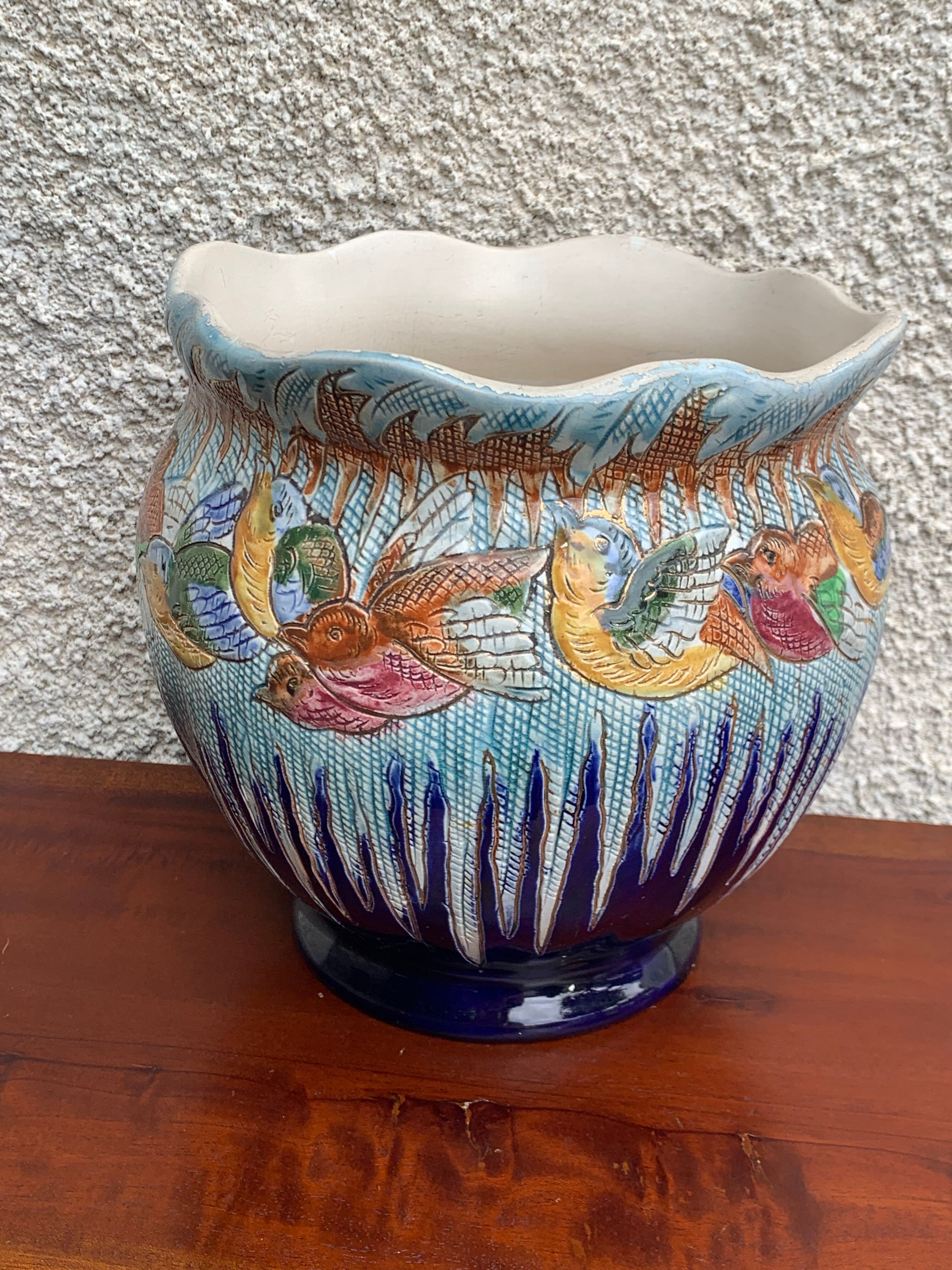 Art deco pot cache birds in old glazed ceramic