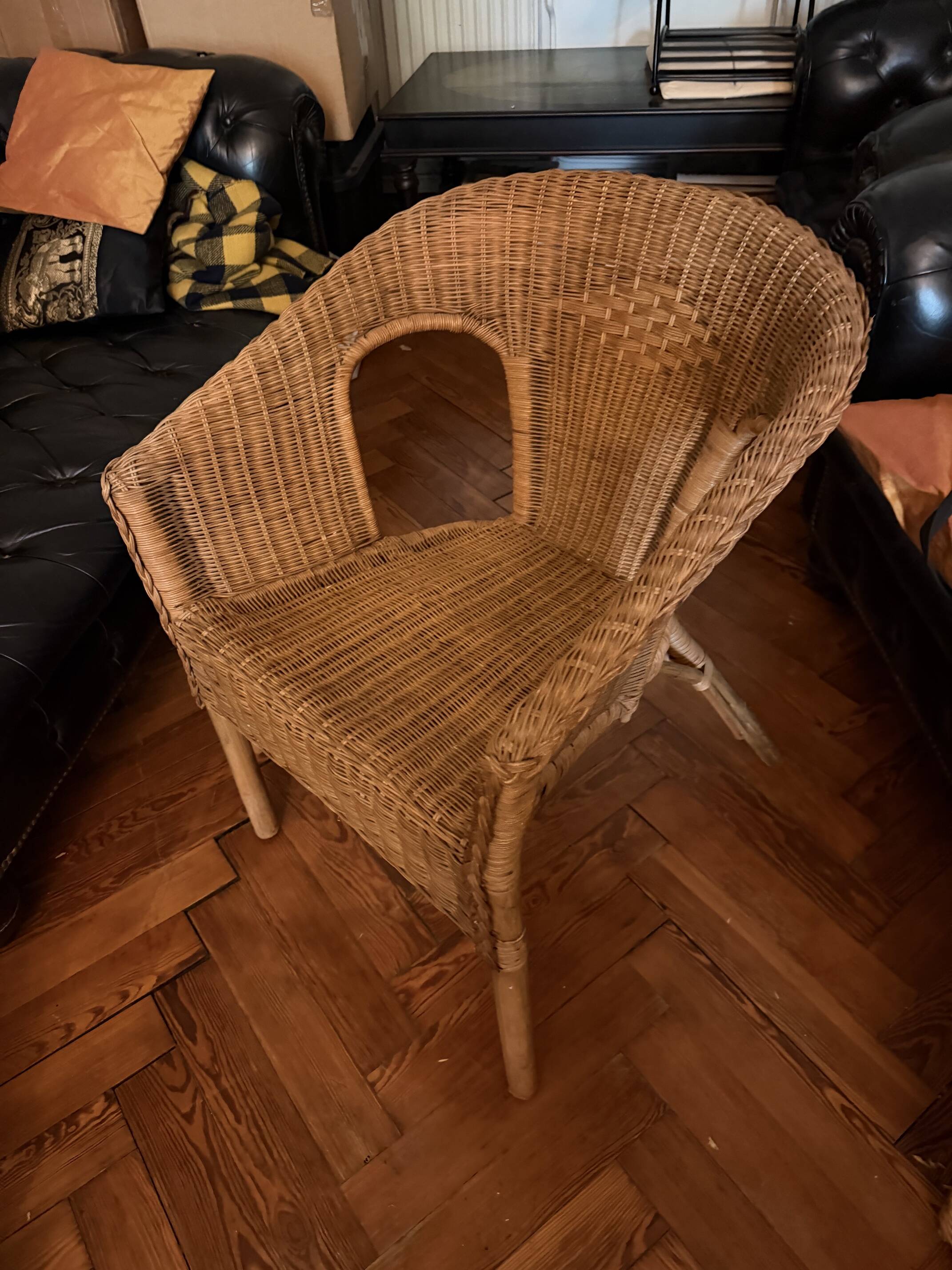 Natural wicker/rattan armchair