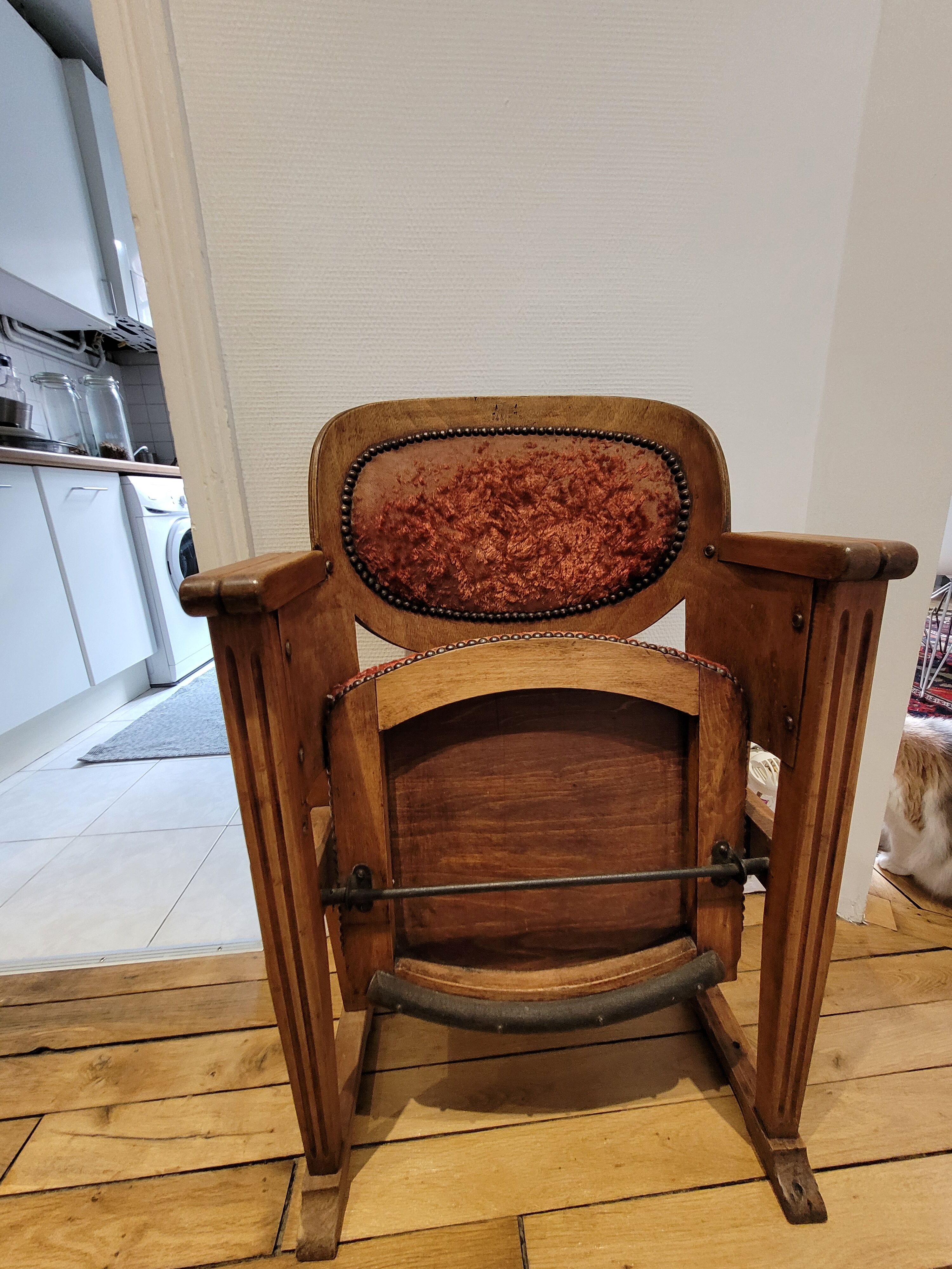 Theatre chair