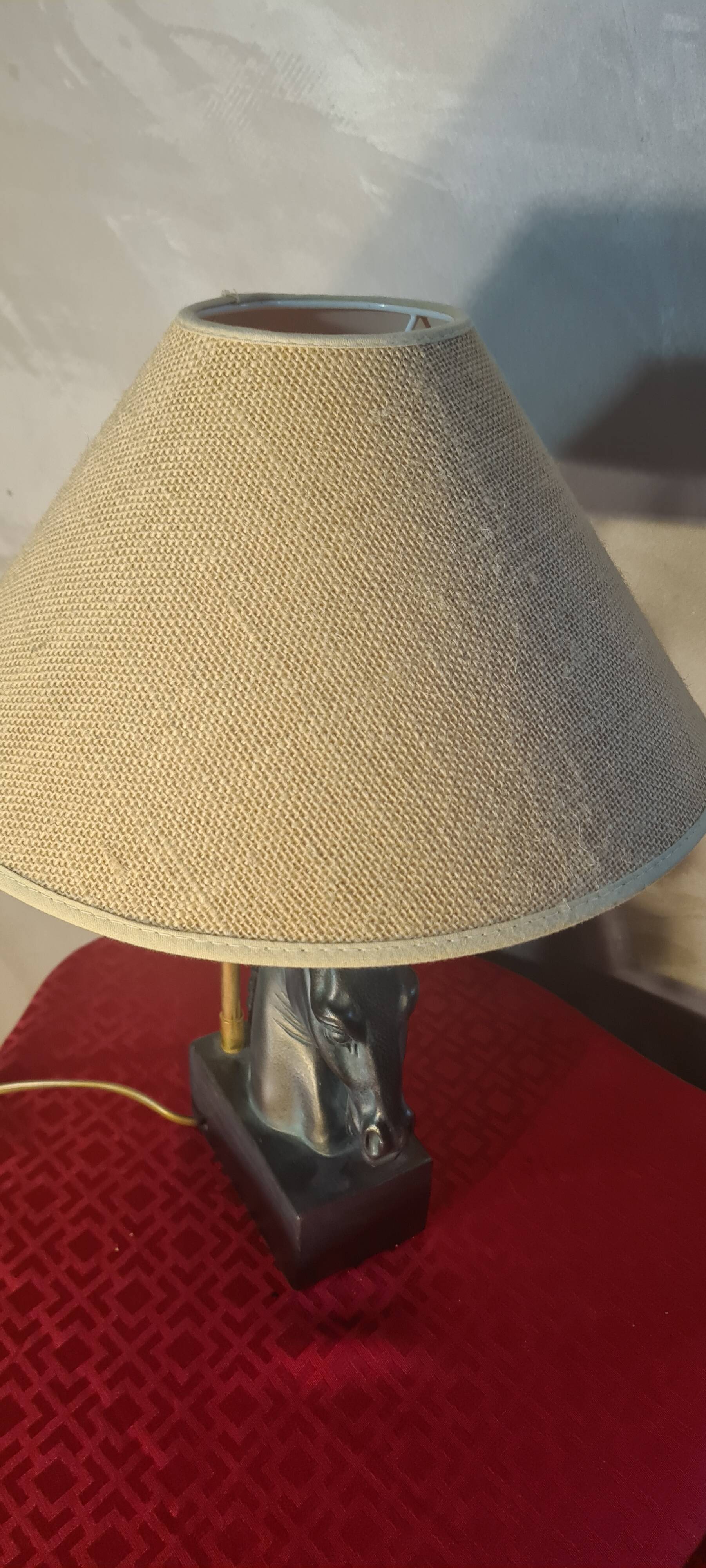 horse head lamp and jute lampshade 44x30 very good condition