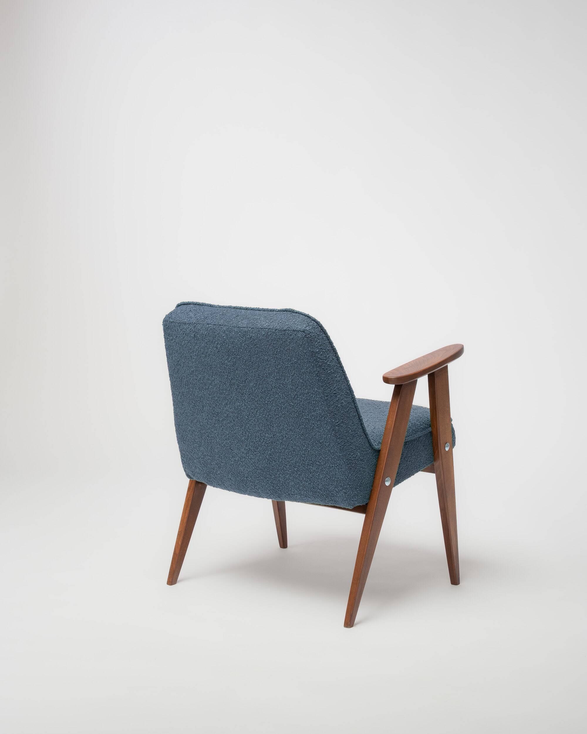 Fauteuil Modèle 366 de Józef Chierowski (1962) – Icône du design polonais