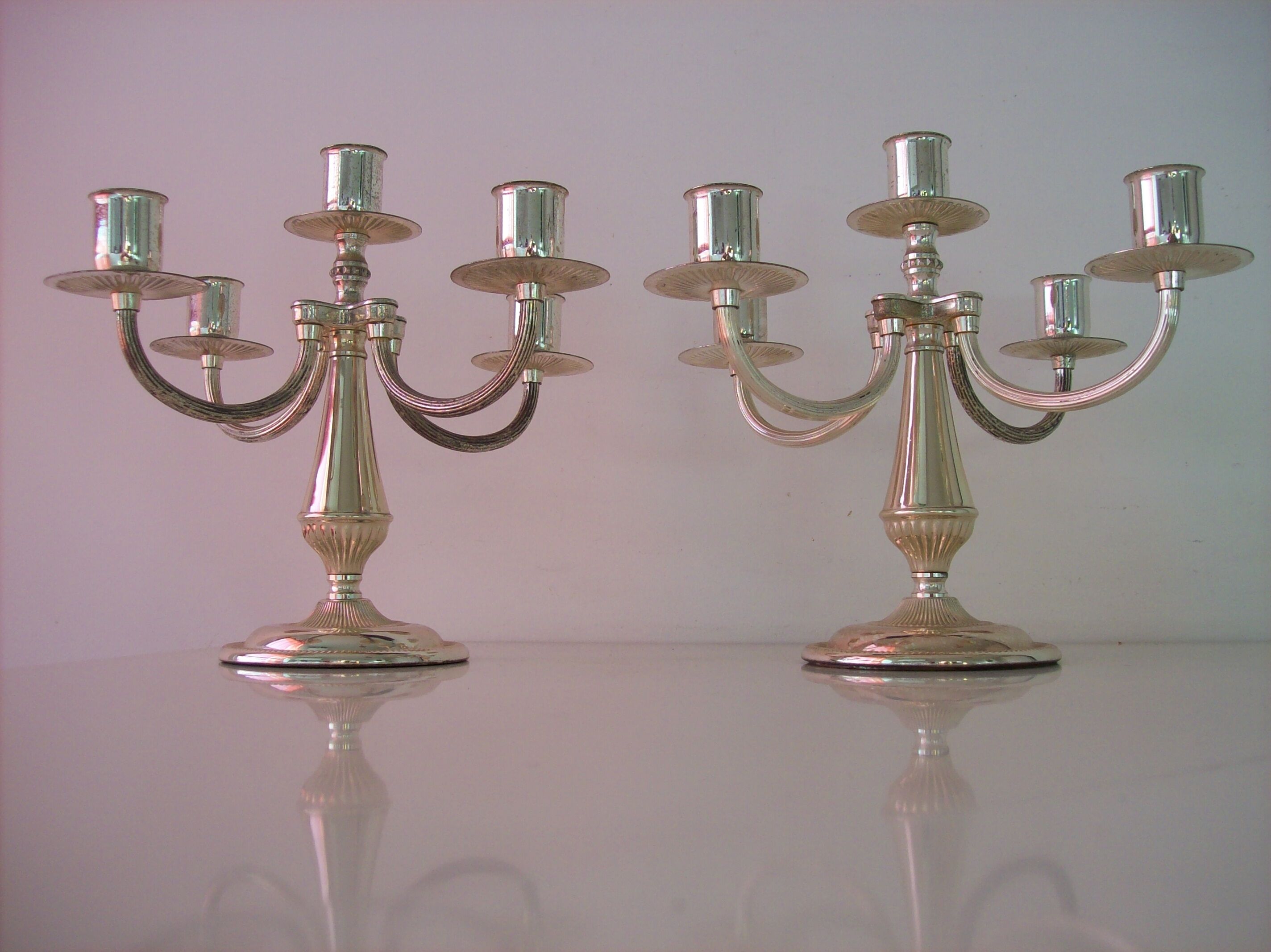 Pair of candlestick has four candlesticks