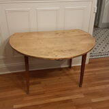 Round table with flaps